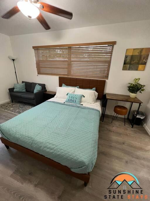 One-Bedroom Apartment photo 1