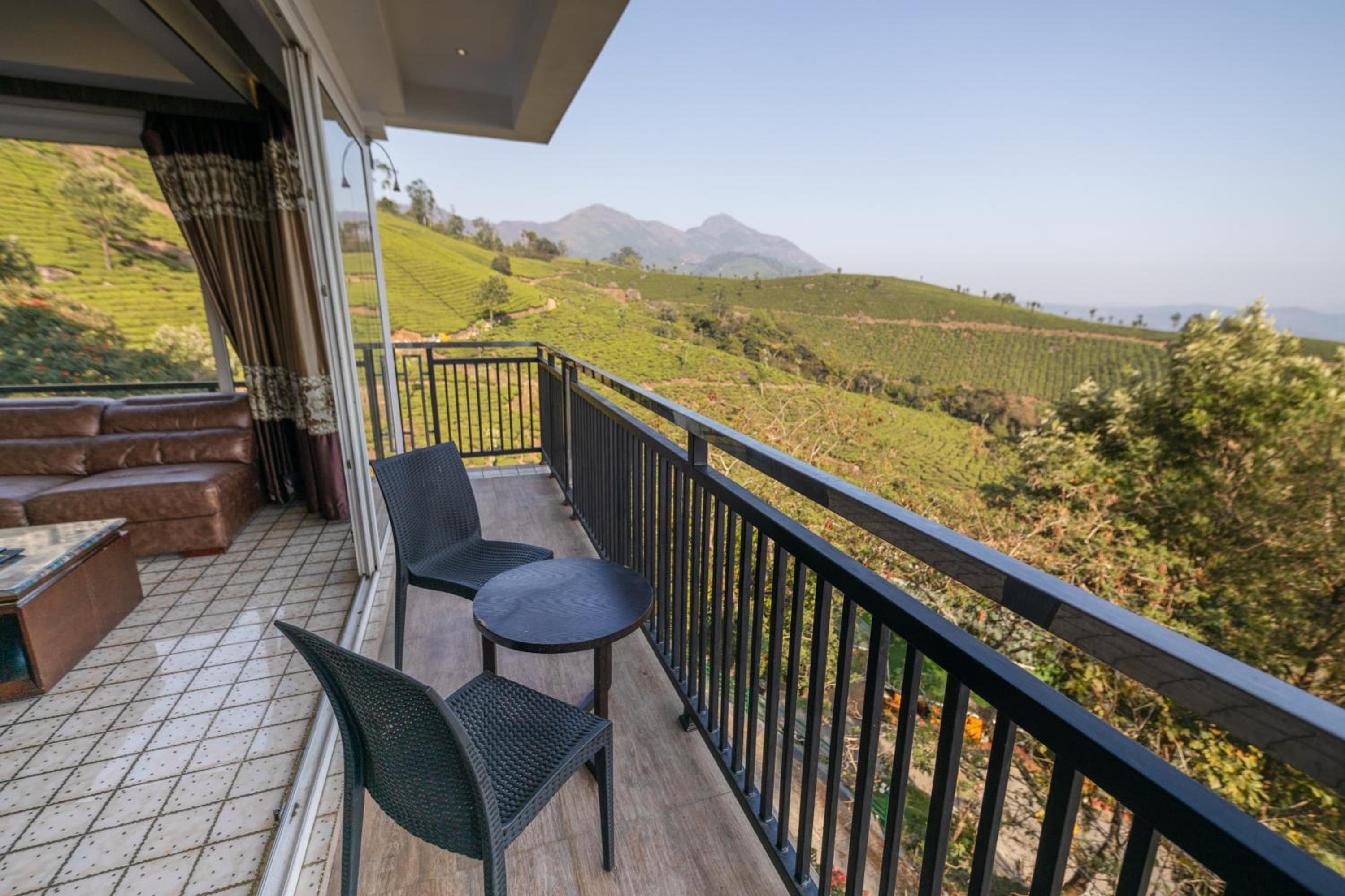 Corner Club Suite with Complimentary Adventure Activities and 100 Spread Breakfast