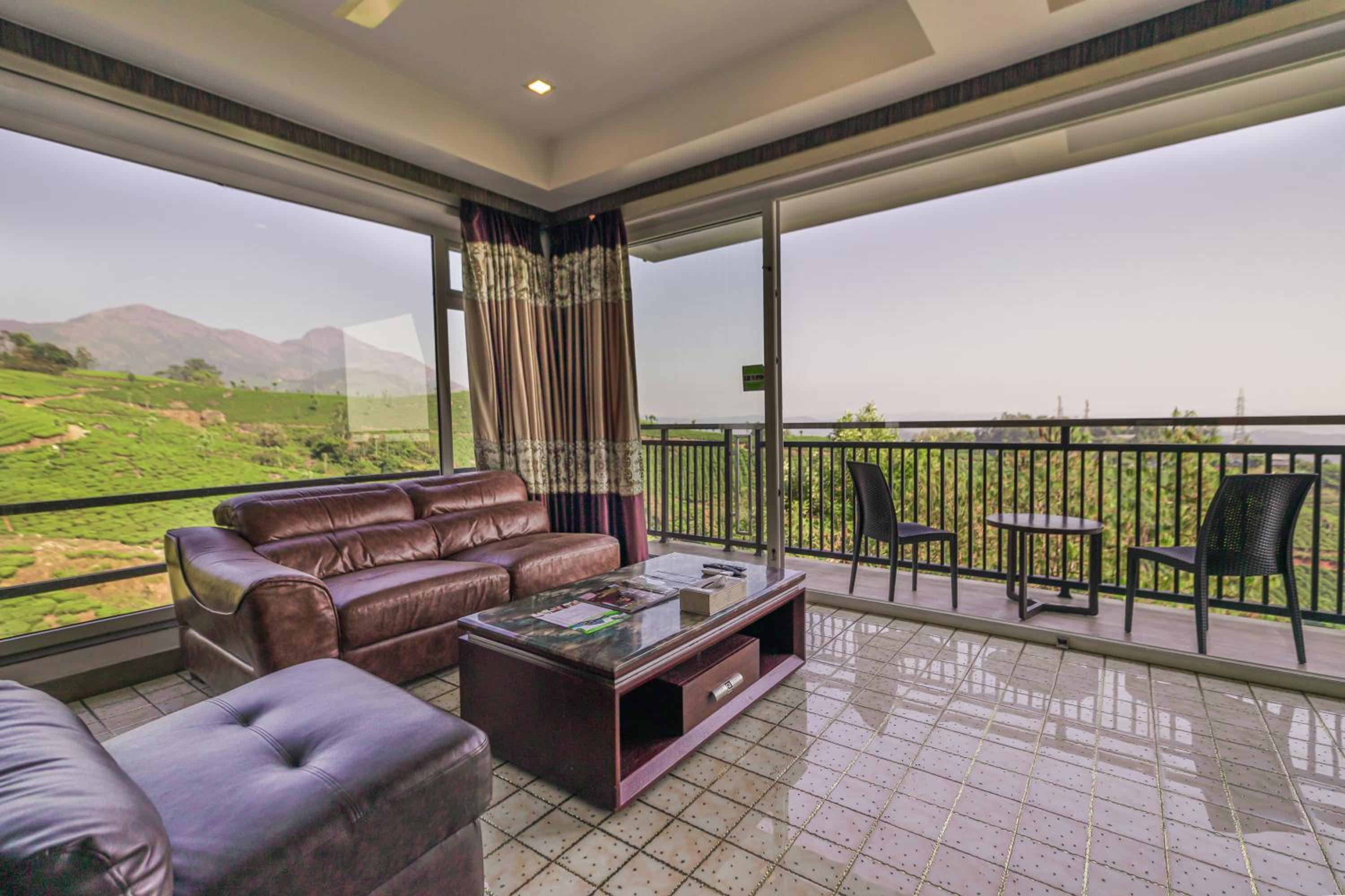 Corner Club Suite with Complimentary Adventure Activities and 100 Spread Breakfast
