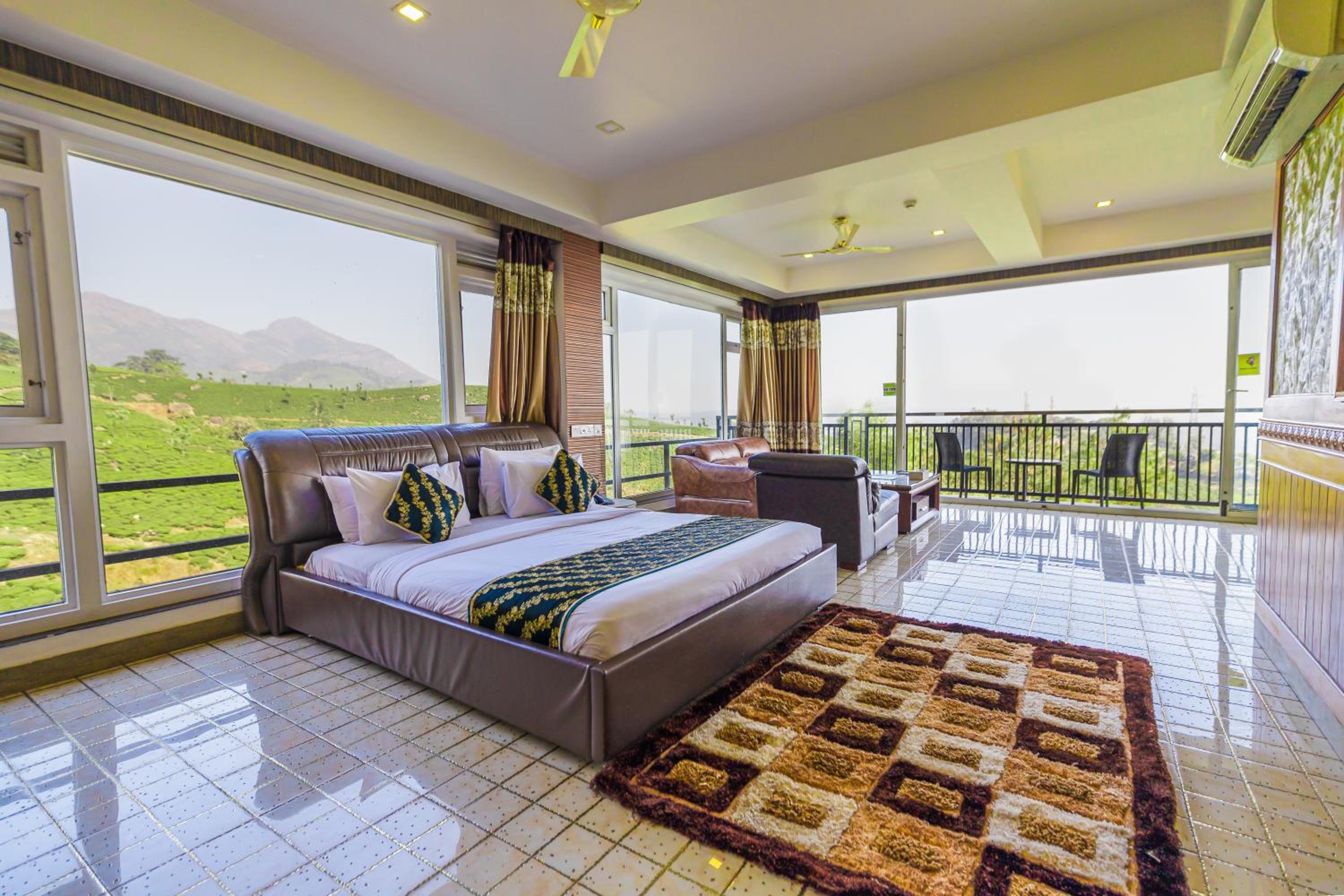 Corner Club Suite with Complimentary Adventure Activities and 100 Spread Breakfast photo 1