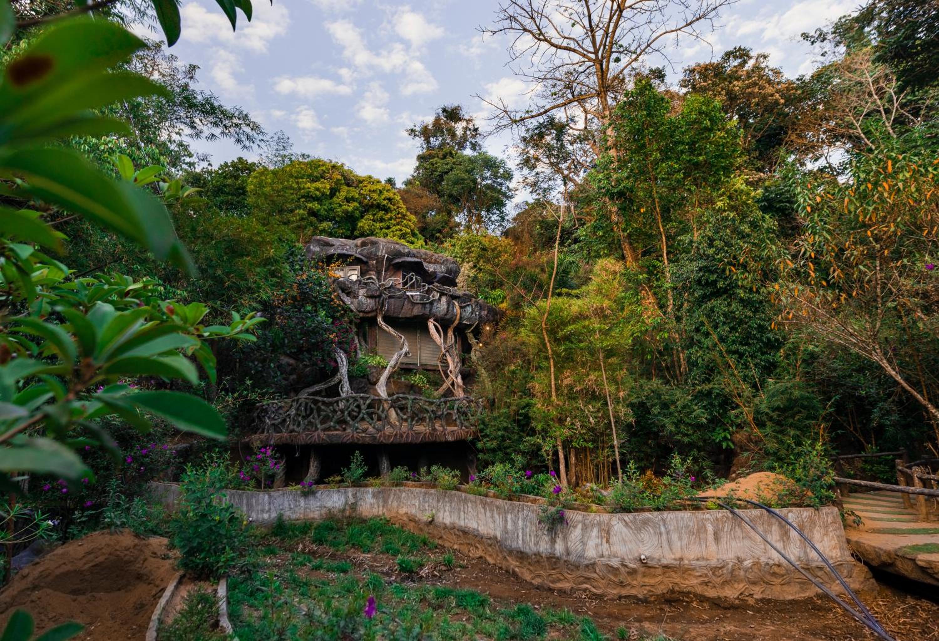 Exotic Cave Room AC Room with Complimentary Adventure Activities and 100 Spread Breakfast