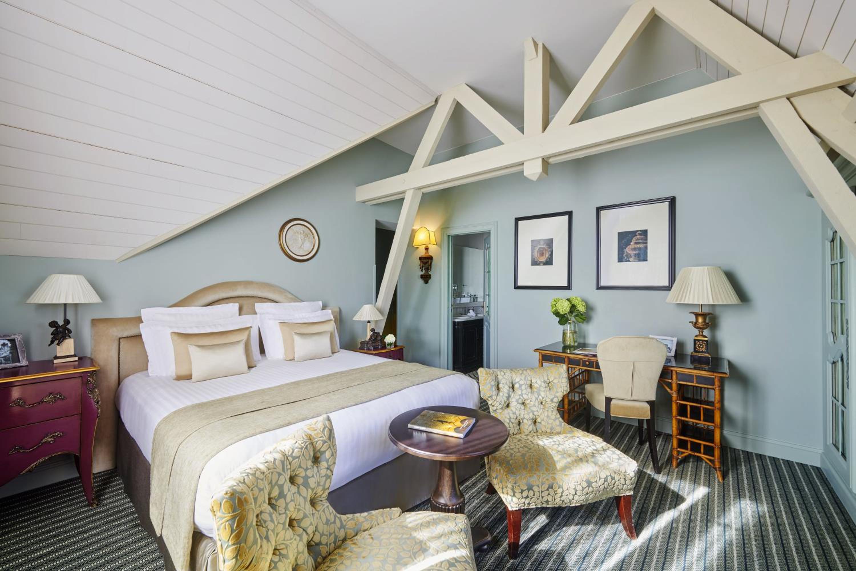 Castle Executive Room - Photo 1