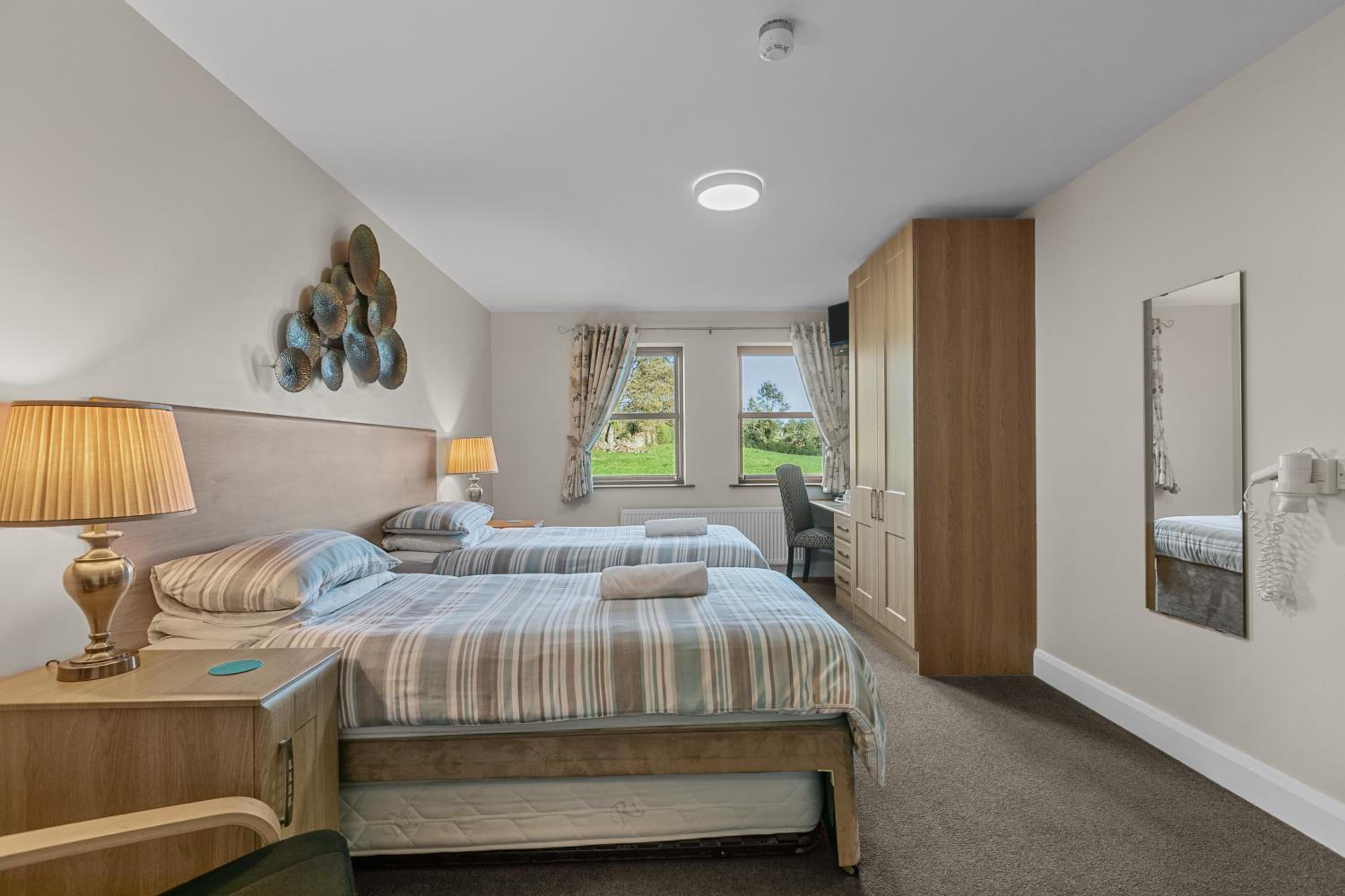Double or Twin Room with Shower - Photo 4