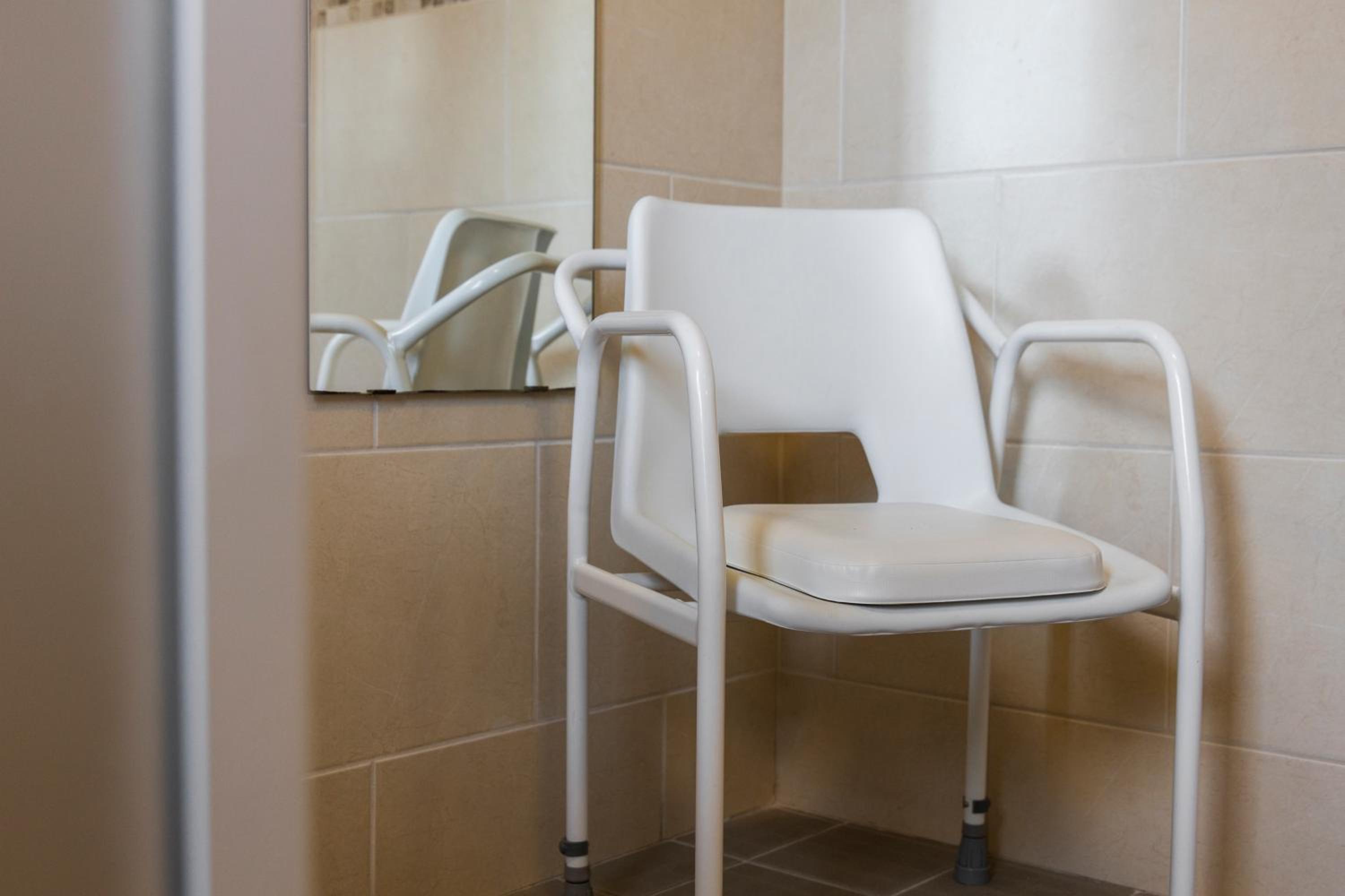 Double Room - Disability Access - Photo 6
