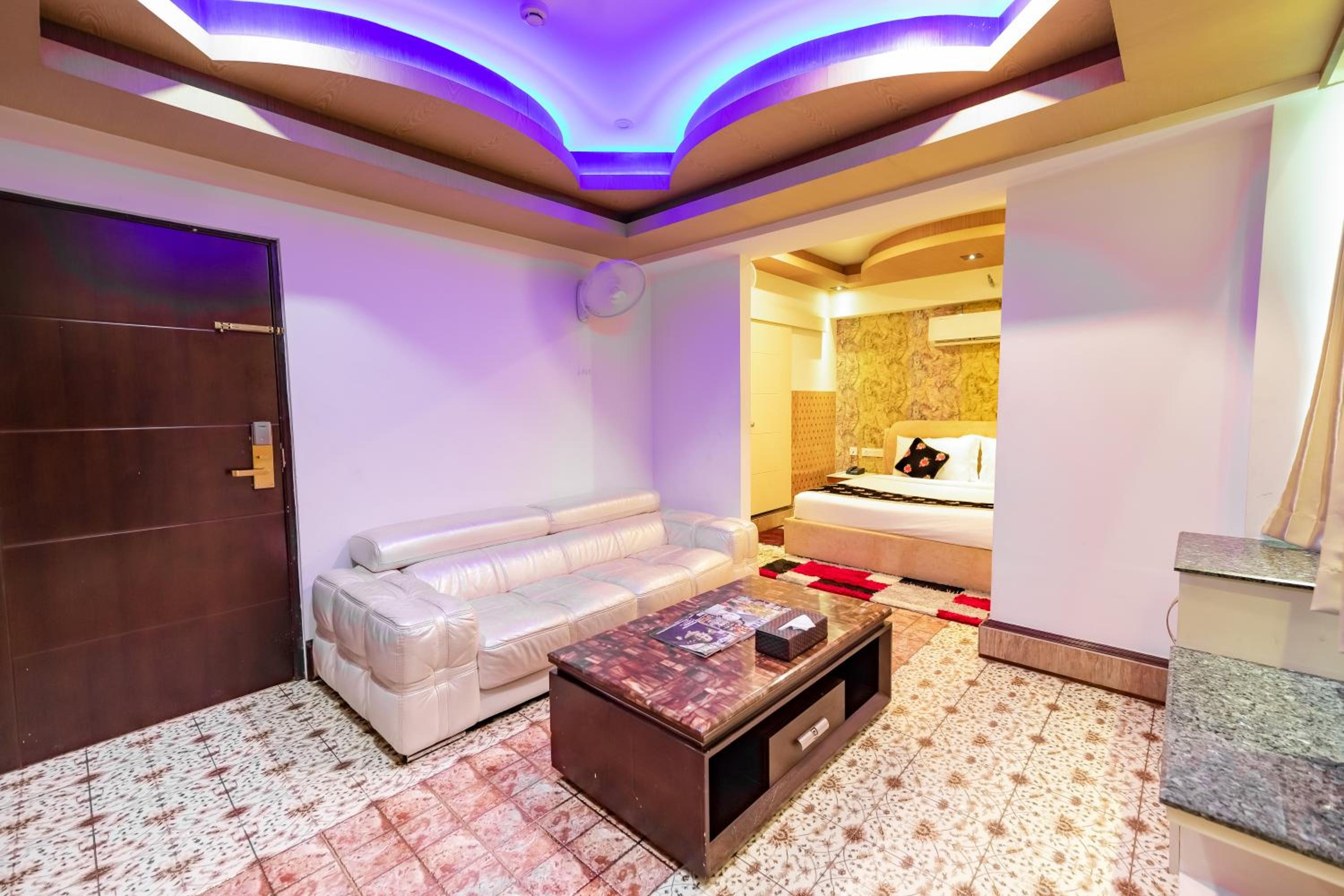 Presidential Suite with Complimentary Adventure Activities and 100 Spread Breakfast photo