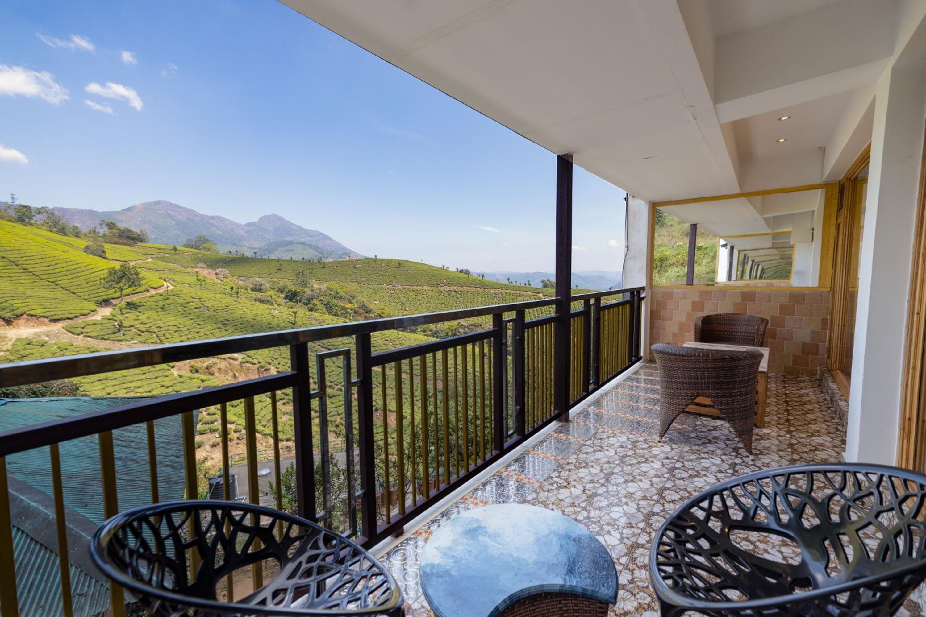 Presidential Suite with Complimentary Adventure Activities and 100 Spread Breakfast