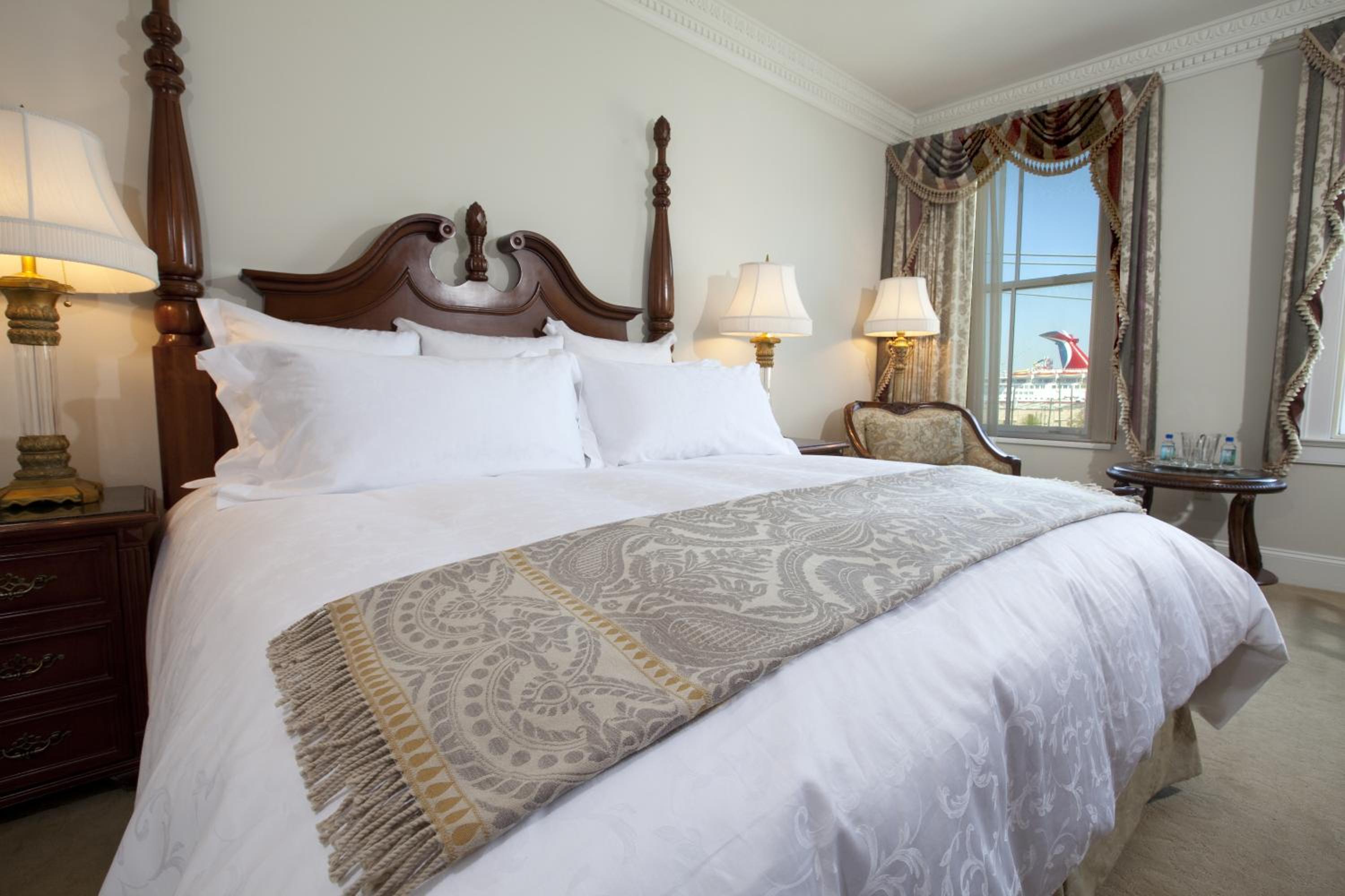 Luxury King Room - Photo 1