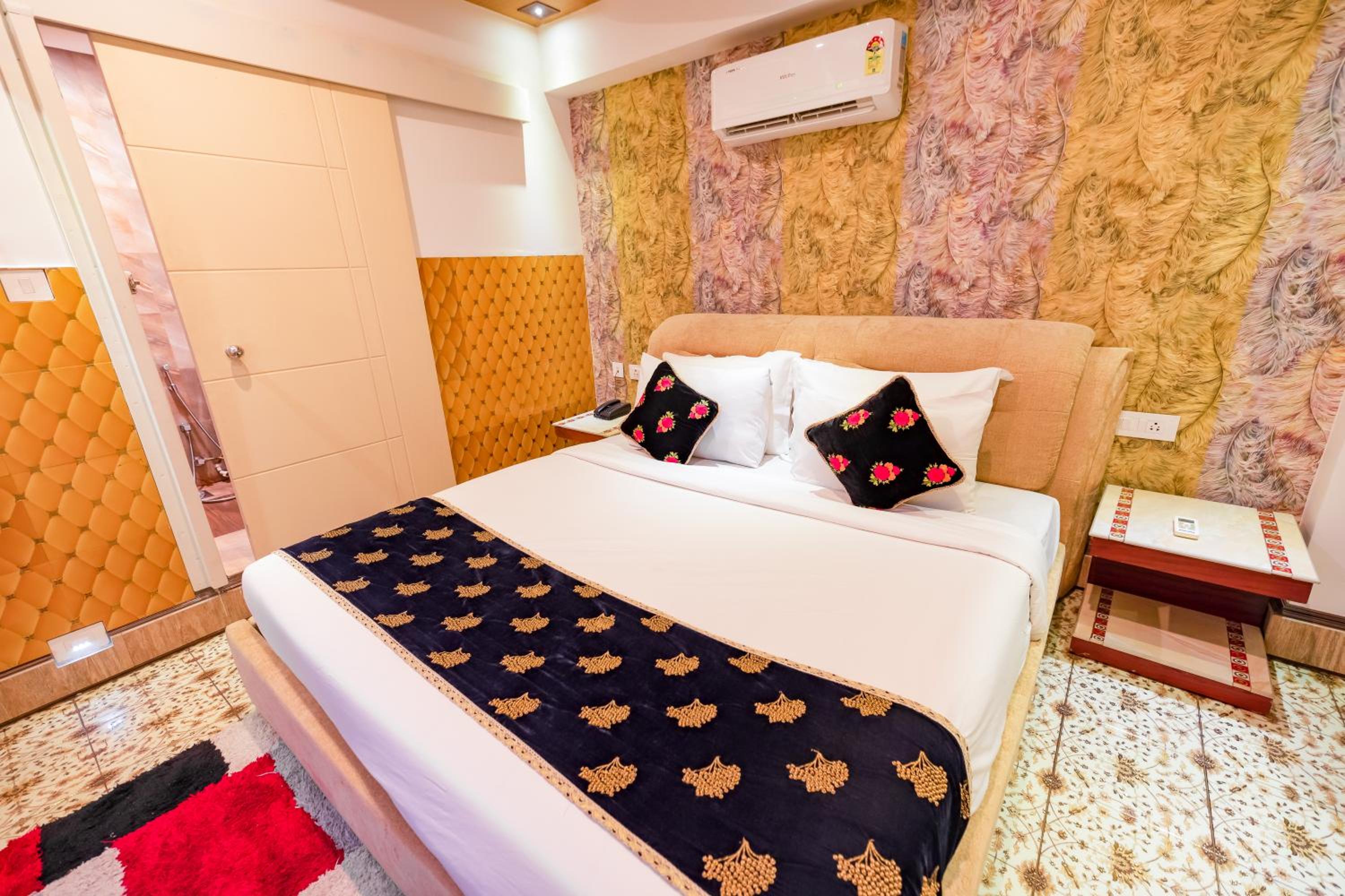 Presidential Suite with Complimentary Adventure Activities and 100 Spread Breakfast photo