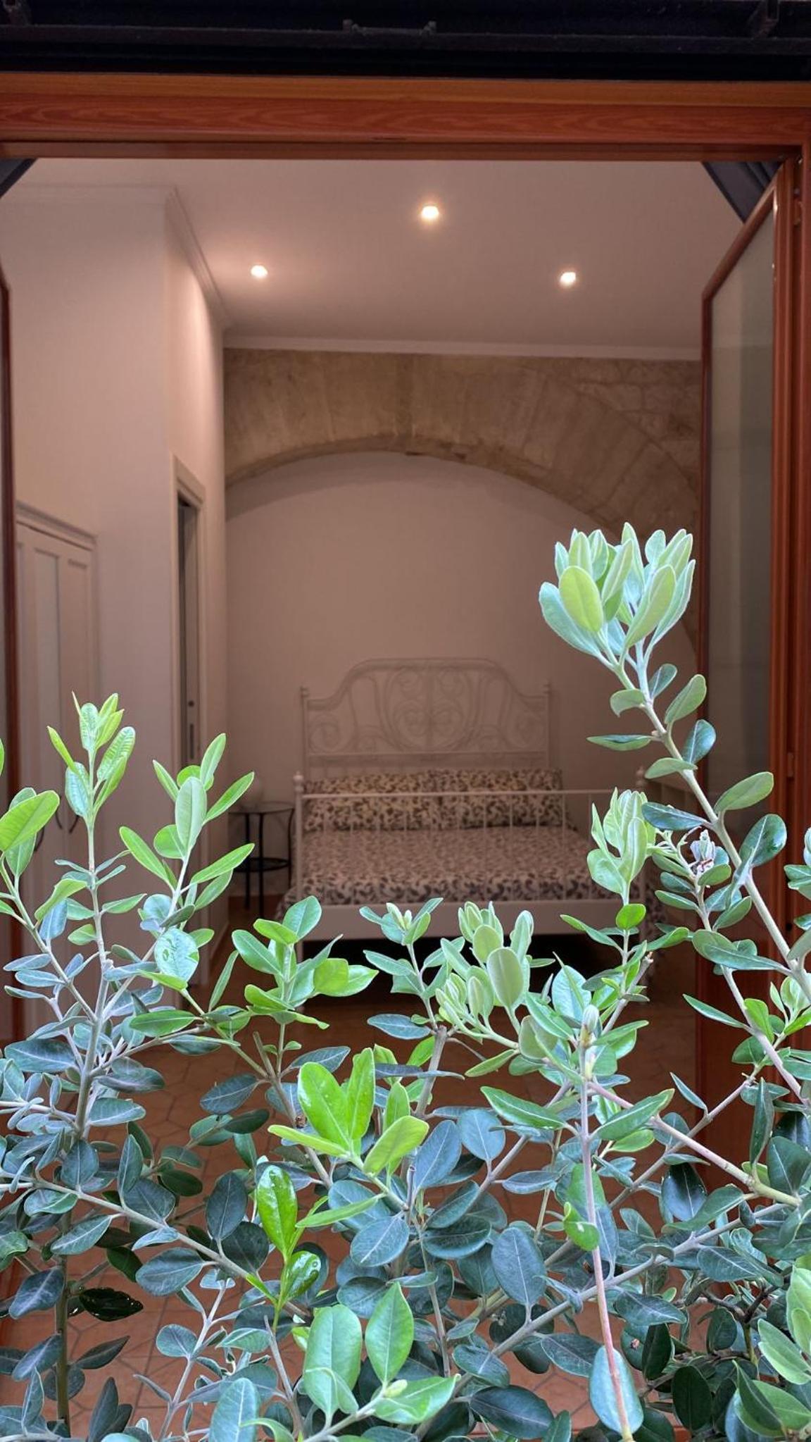 Large Double Room photo 2