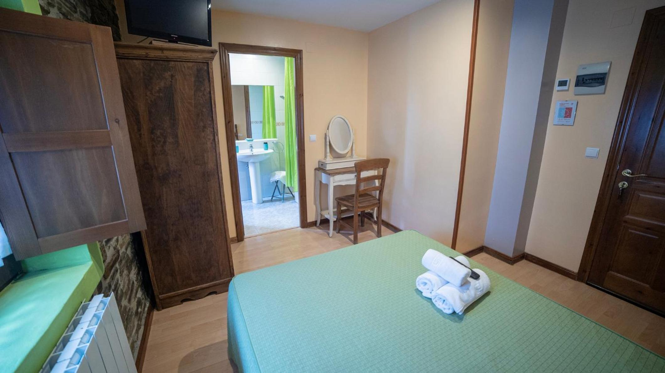 Habitación Estándar con Cama Queen