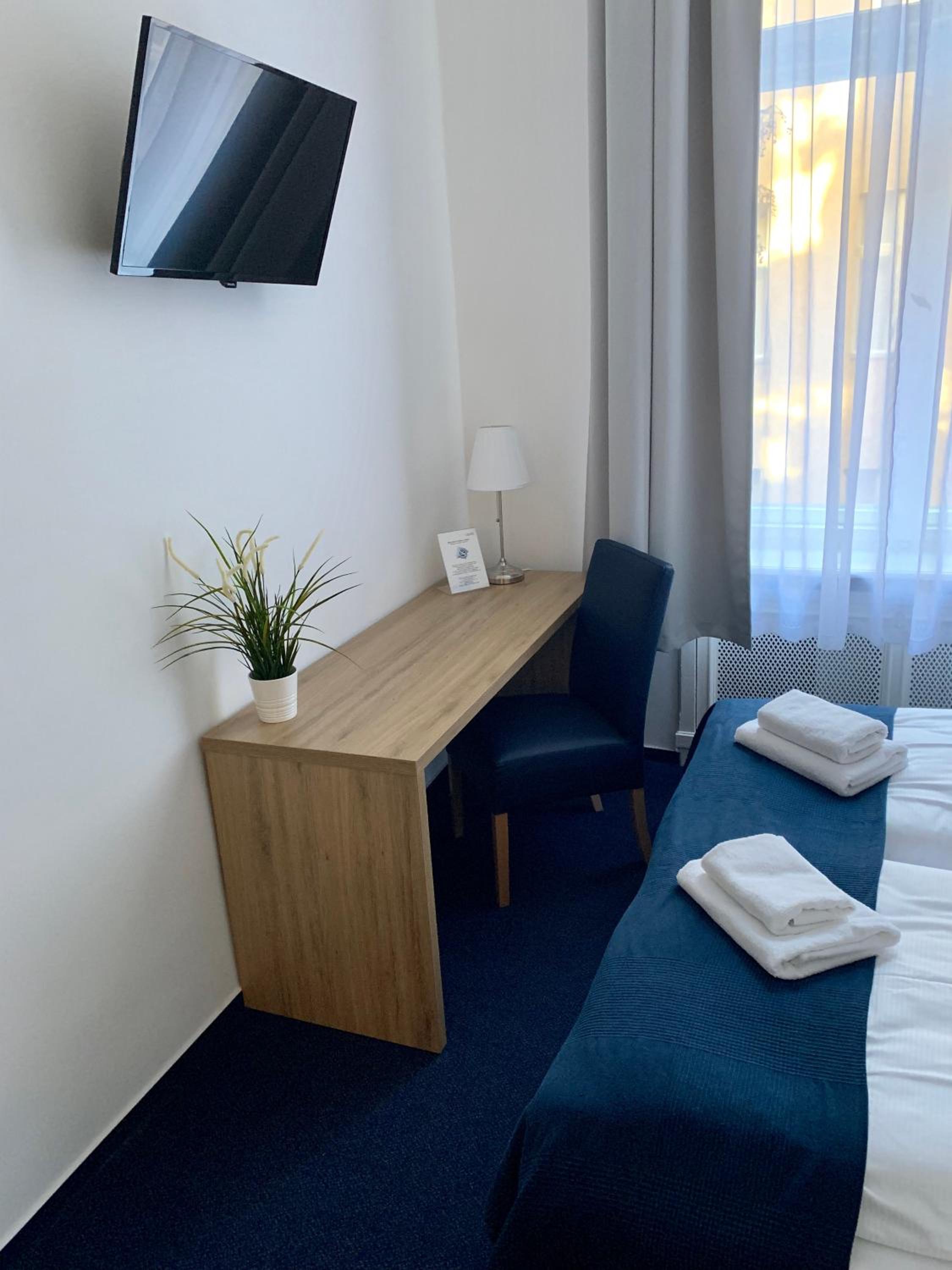 Standard Double or Twin Room photo 3