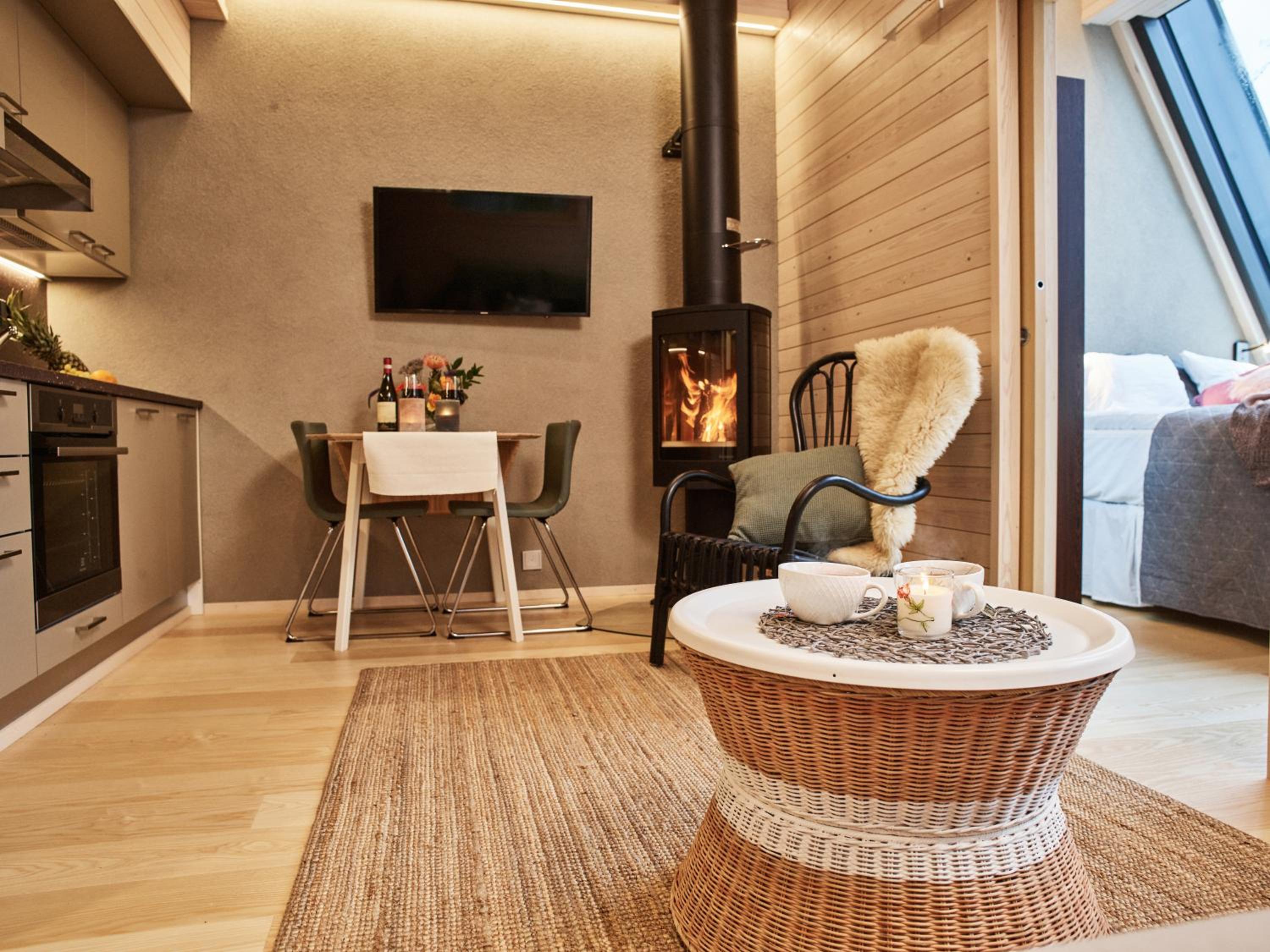 Aurora Honeymoon Suite photo 3
