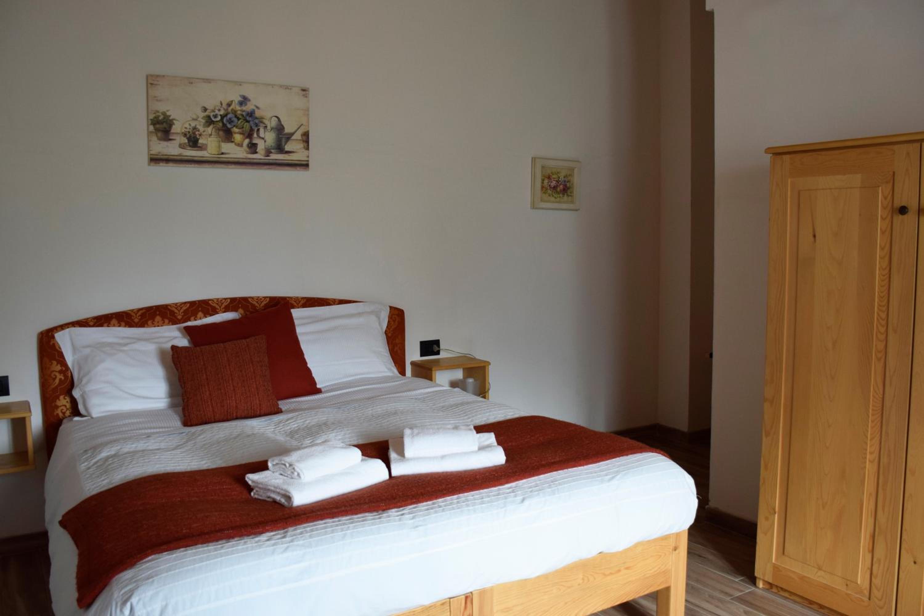 Deluxe Double or Twin Room with Mountain View