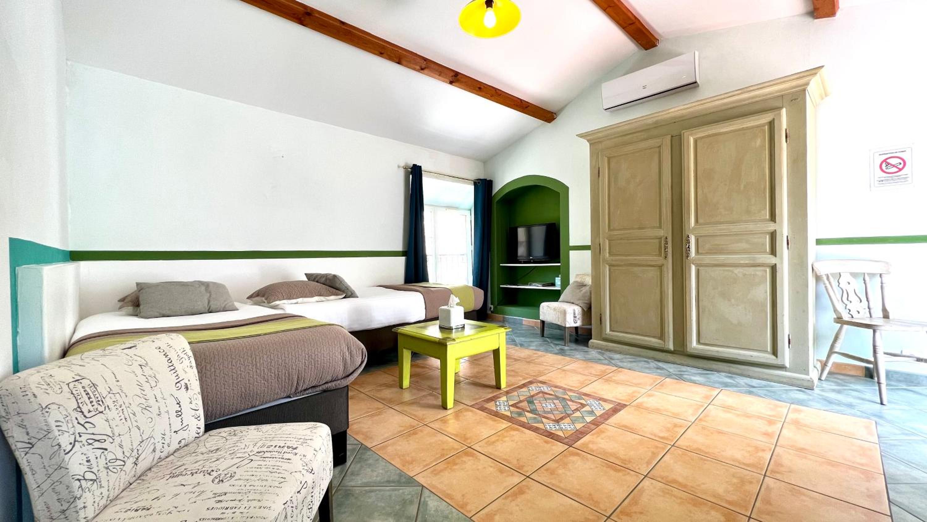 Family Room with Terrace - Photo 8