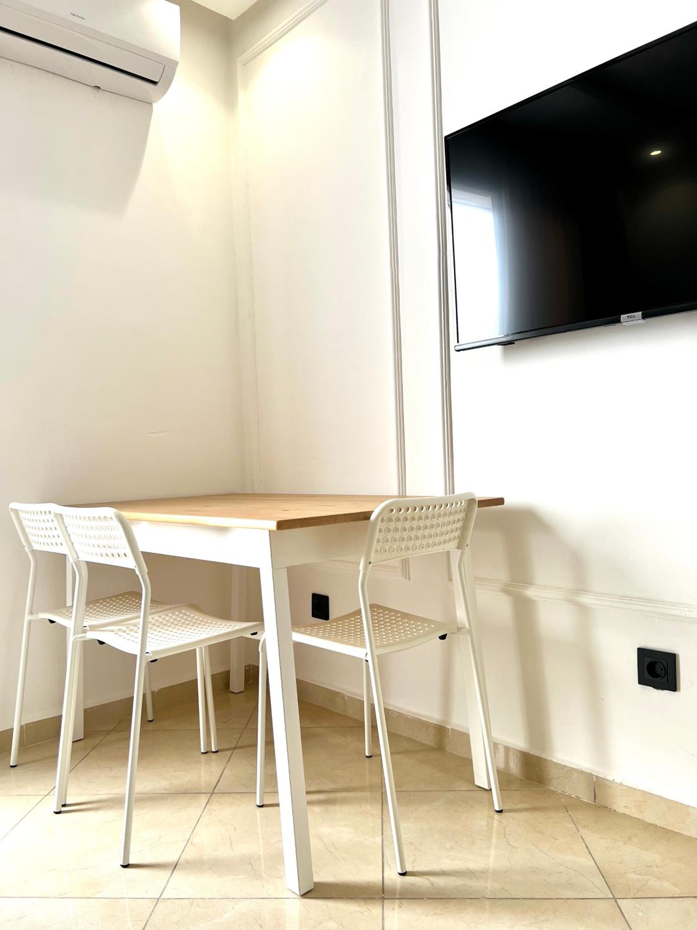 Penthouse Apartment - Photo 11