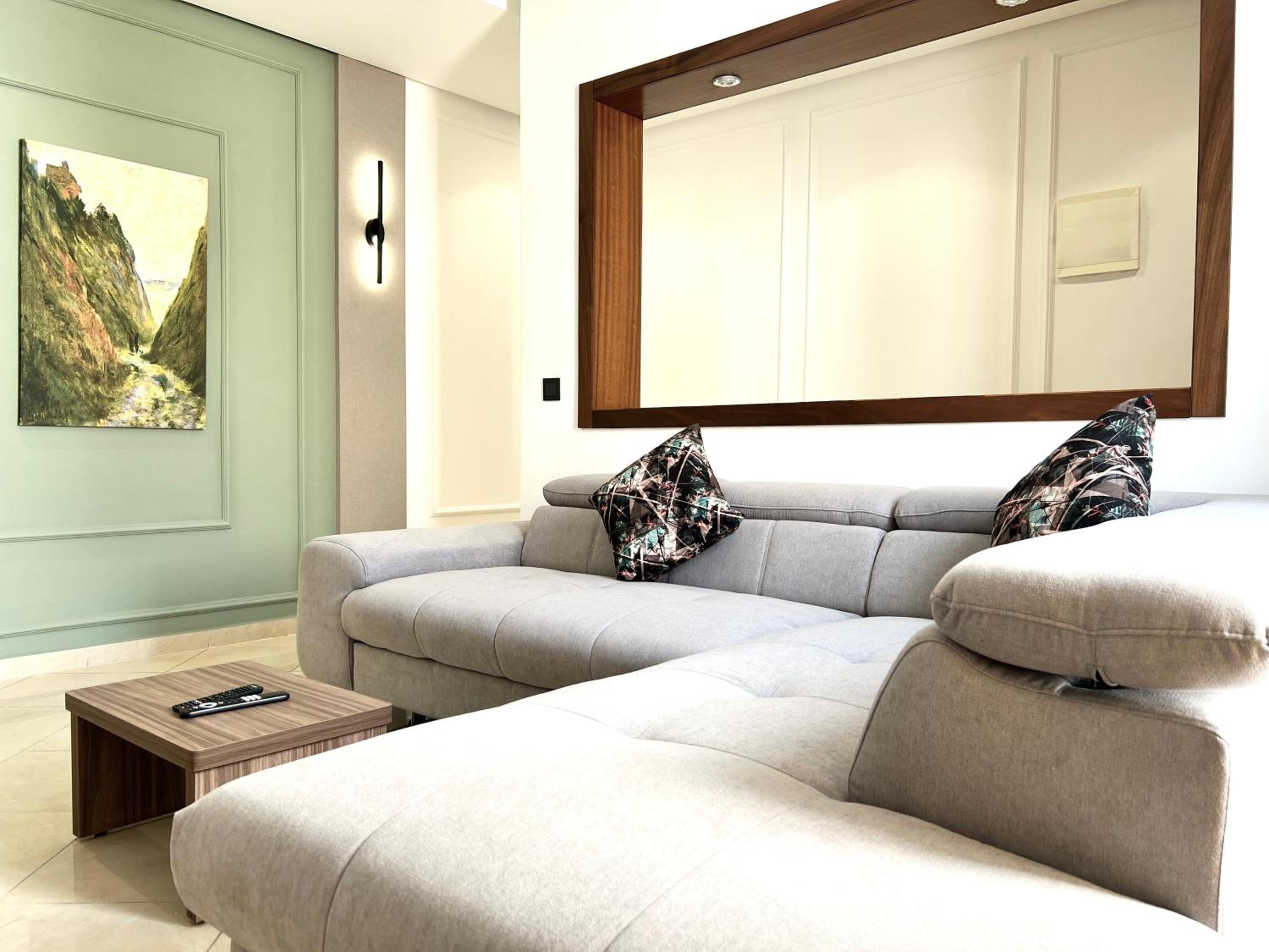 Penthouse Apartment - Photo 2