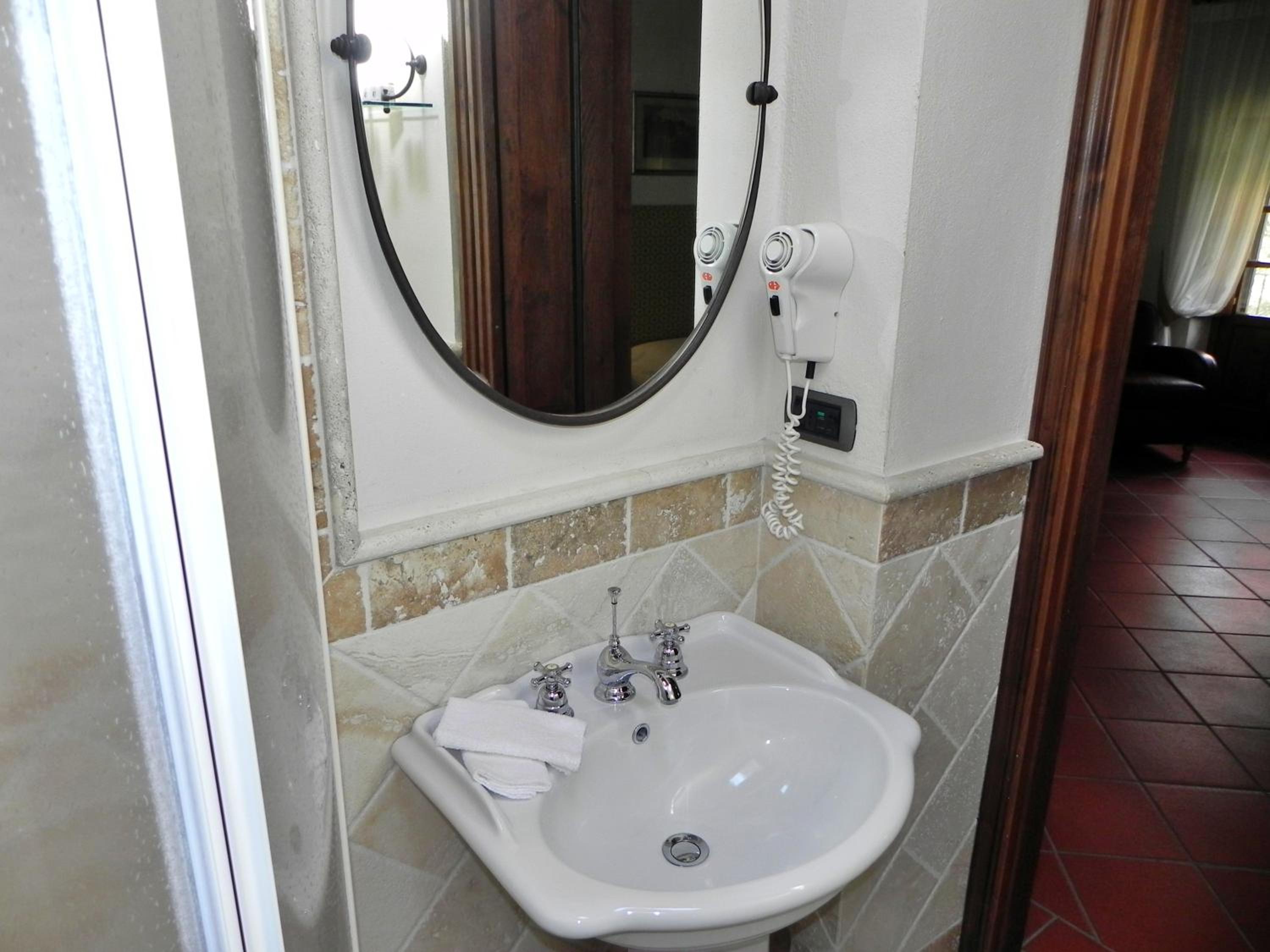 Large Twin Room photo 2