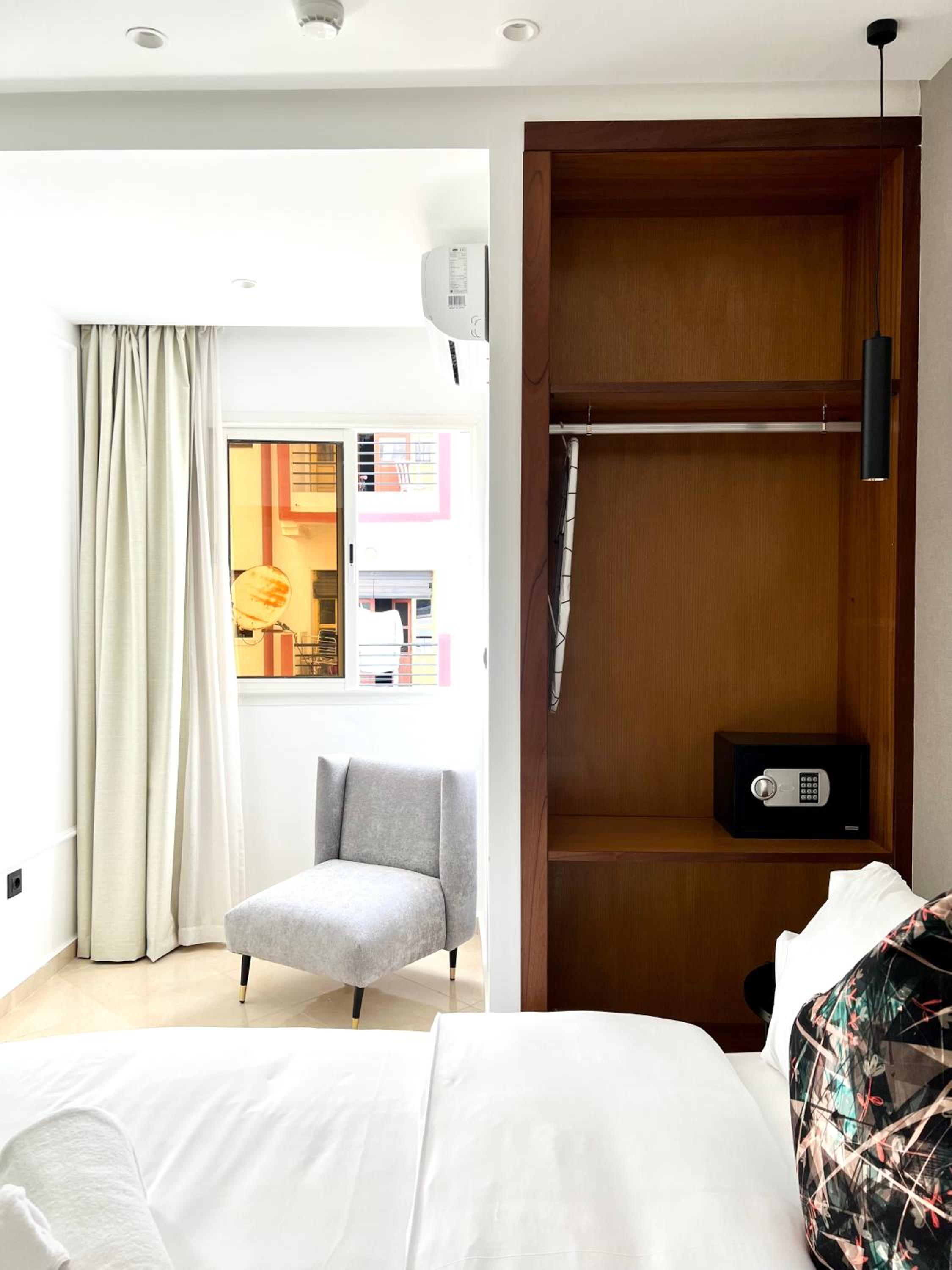 One-Bedroom Apartment - Photo 9