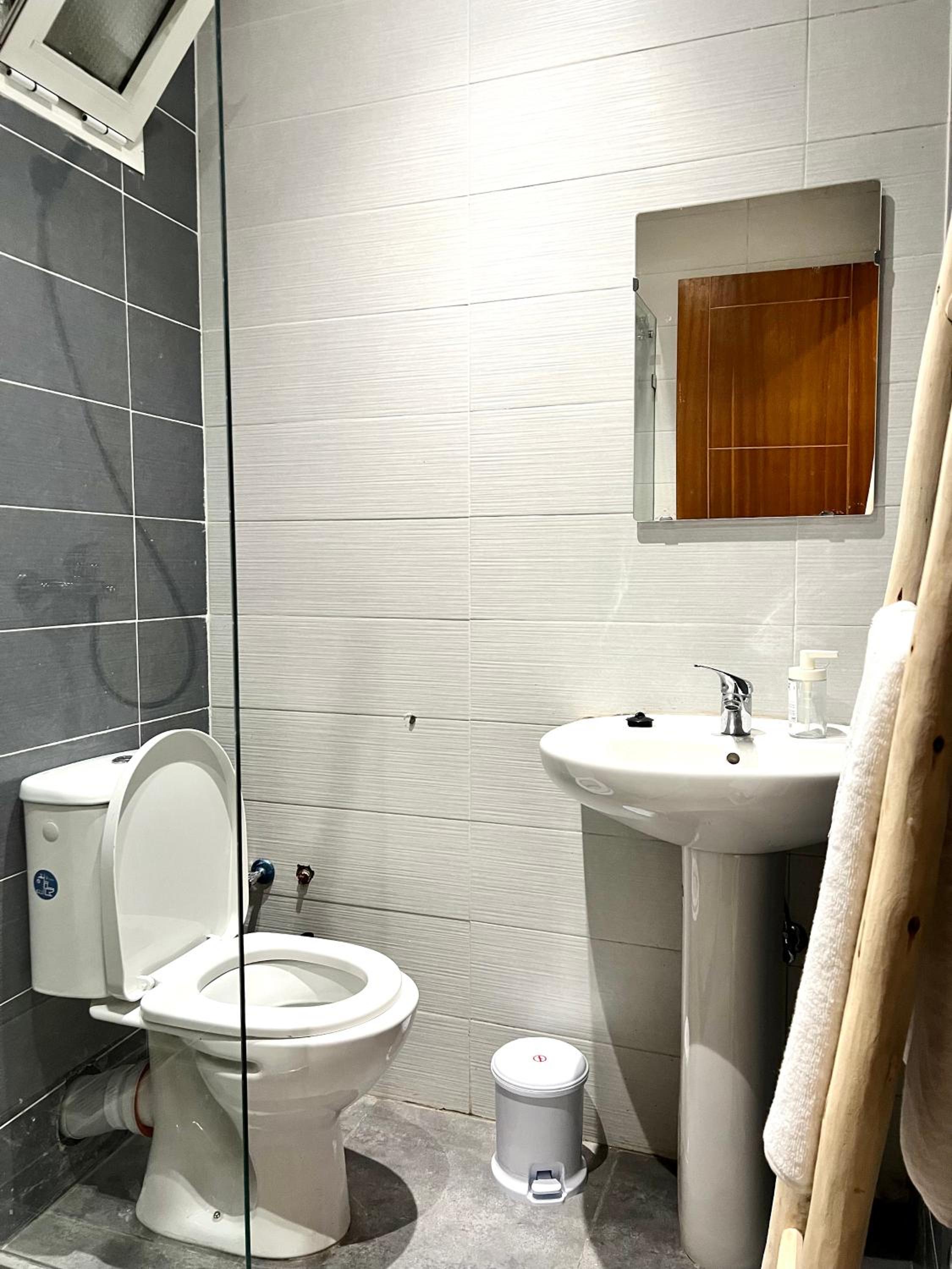 One-Bedroom Apartment - Photo 12
