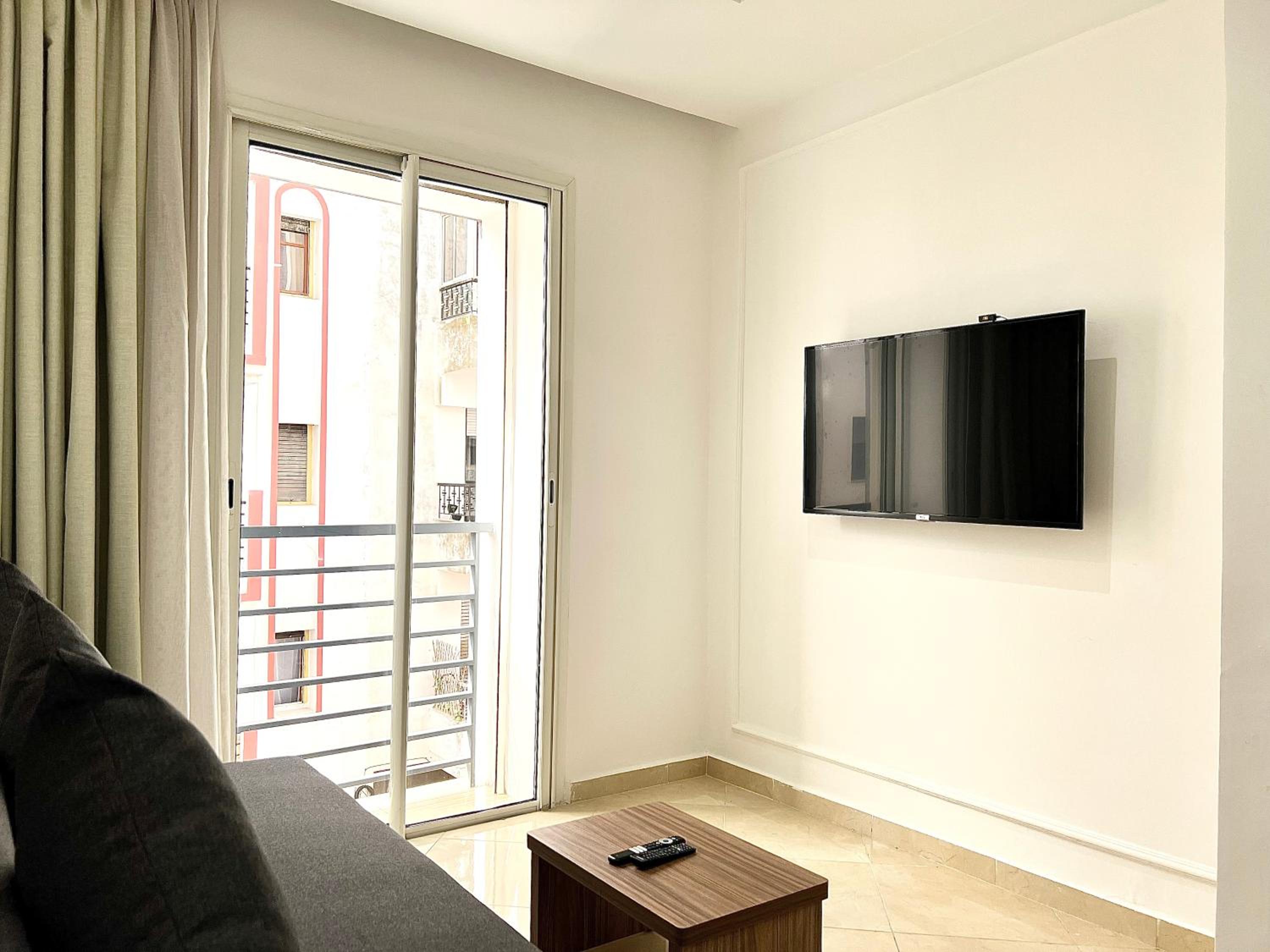 One-Bedroom Apartment - Photo 4
