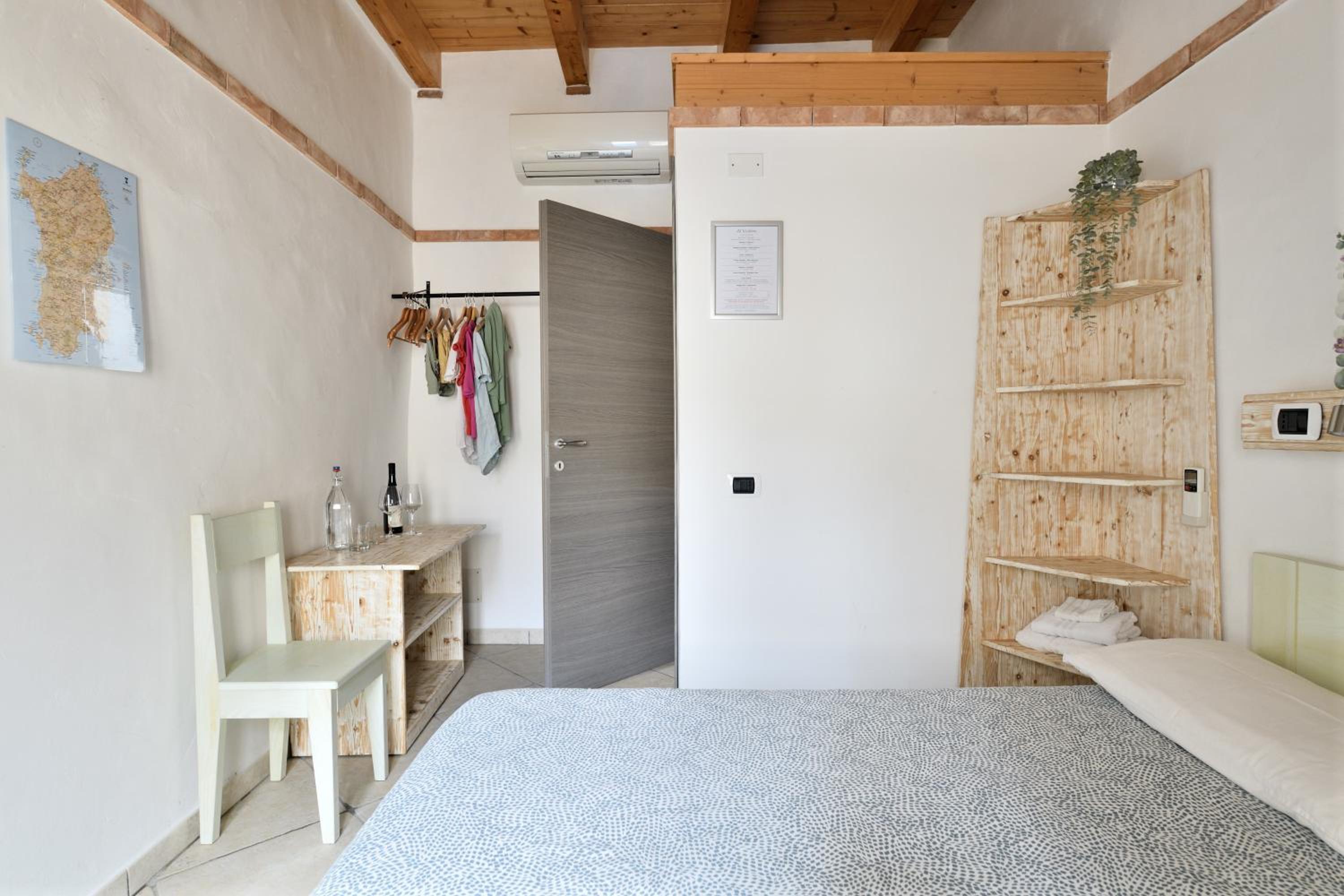 Double Room with Shared Bathroom photo 1