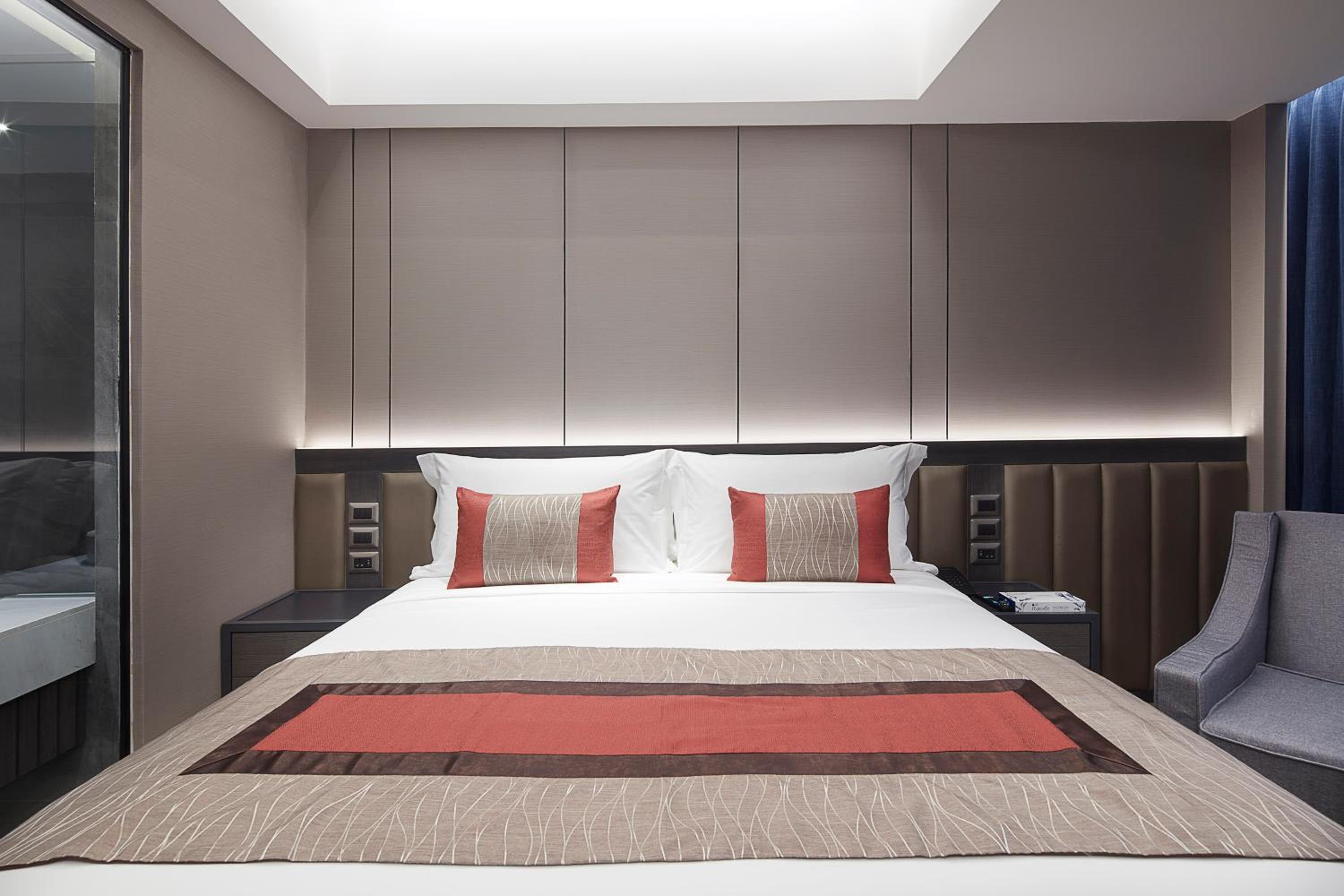 Premier Double Or Twin Room photo 3