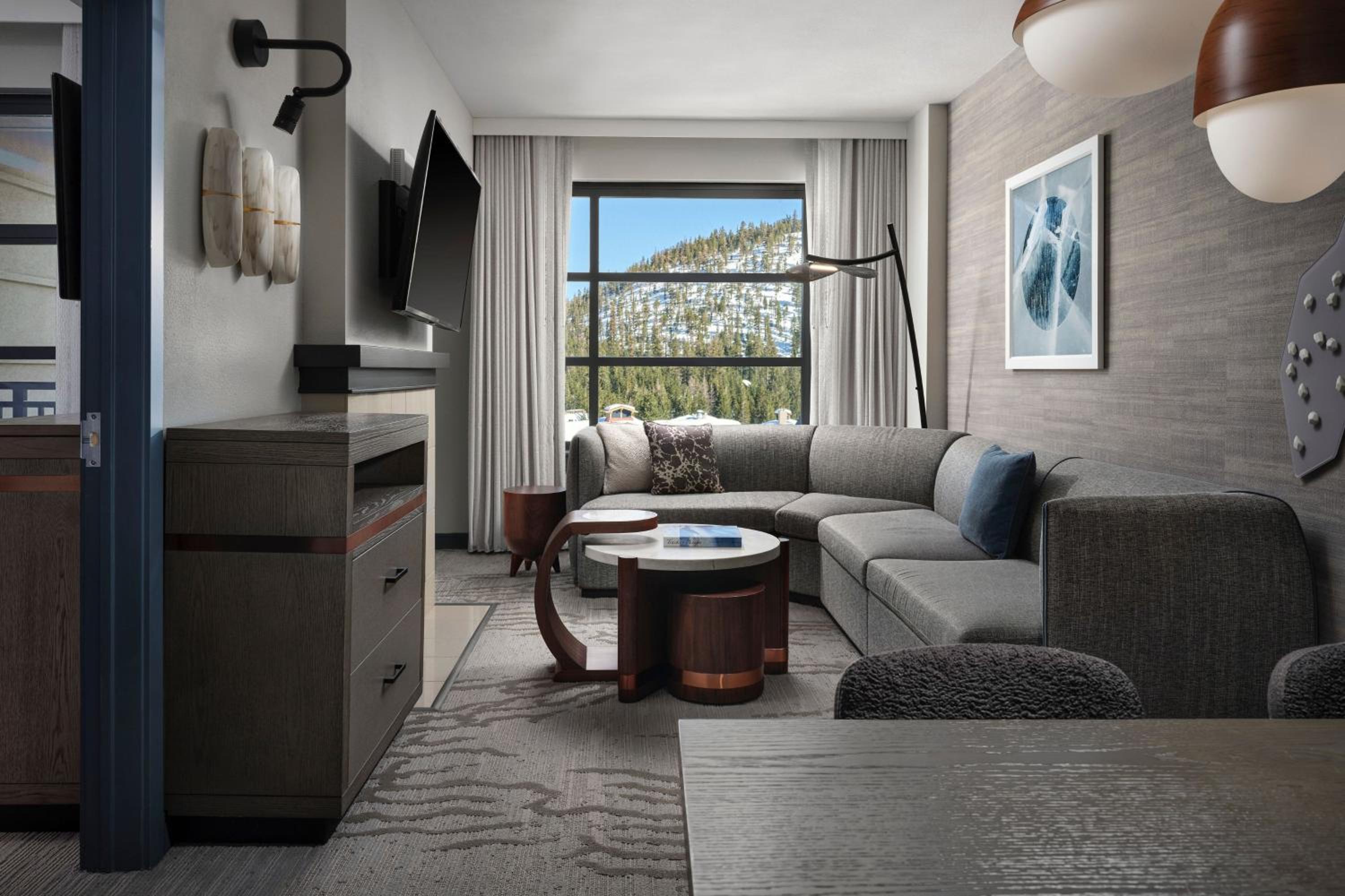 Mammoth One-Bedroom Suite