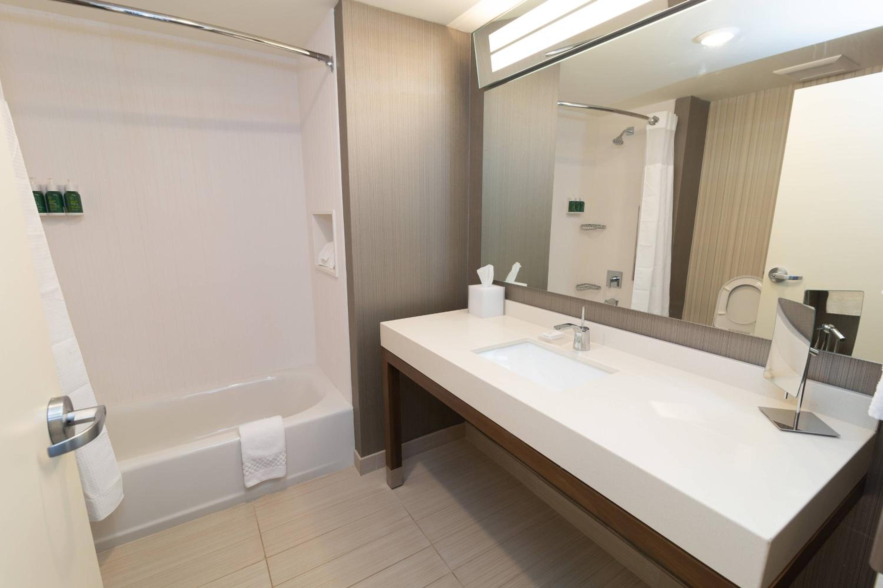 Double Queen Room - Photo 3