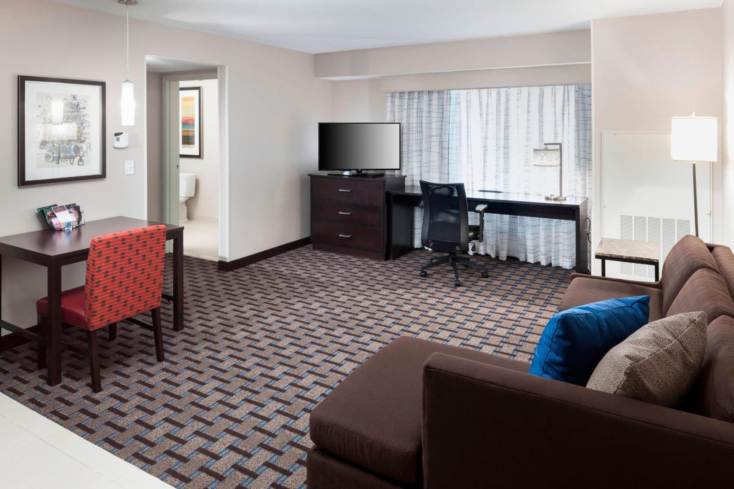 One-Bedroom King Suite photo 1