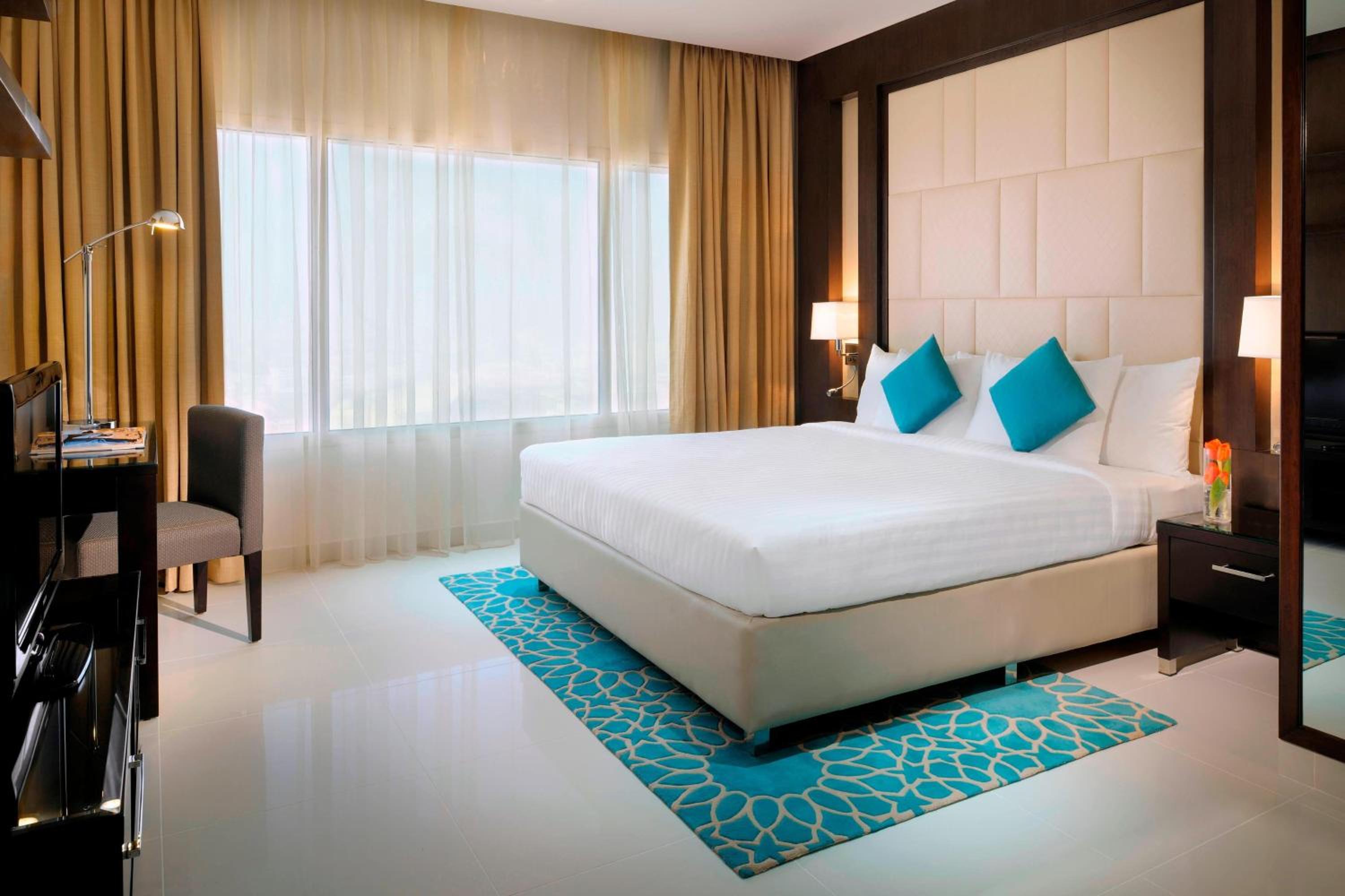 Two-Bedroom Suite - Photo 2
