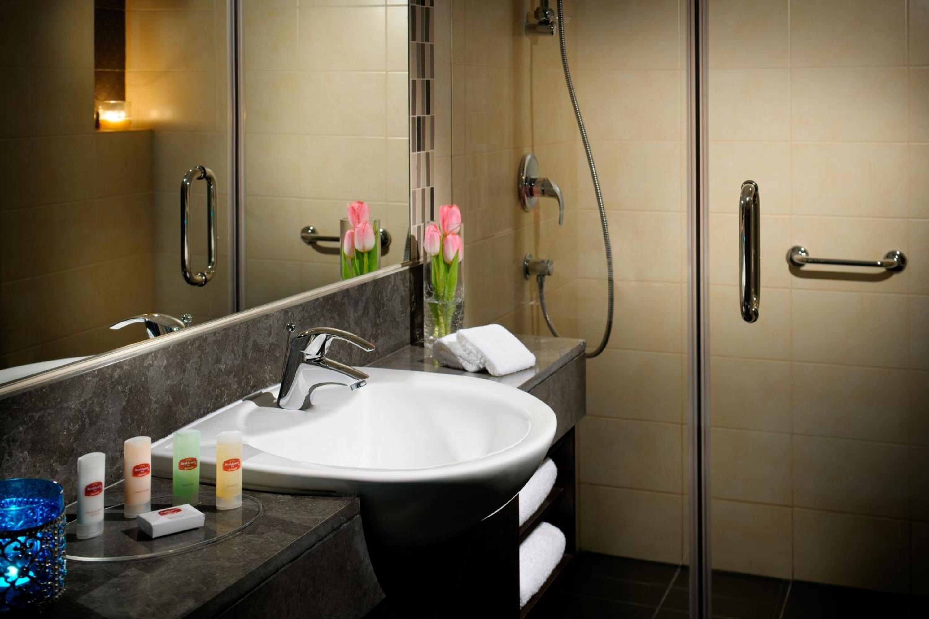 One-Bedroom Executive King Suite - Photo 2