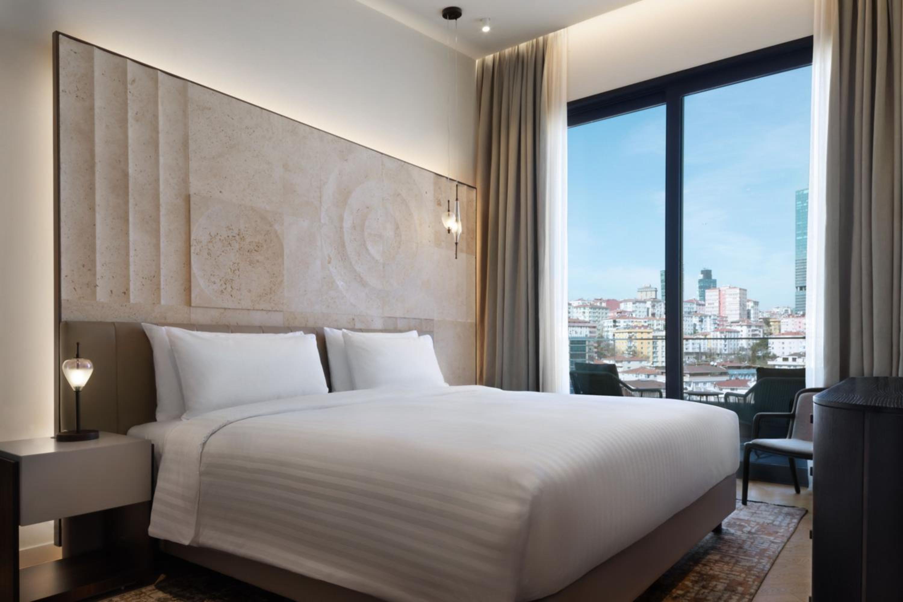 5 Bedroom Penthouse Apartment, City view, Corner room, Roof Top Terrace