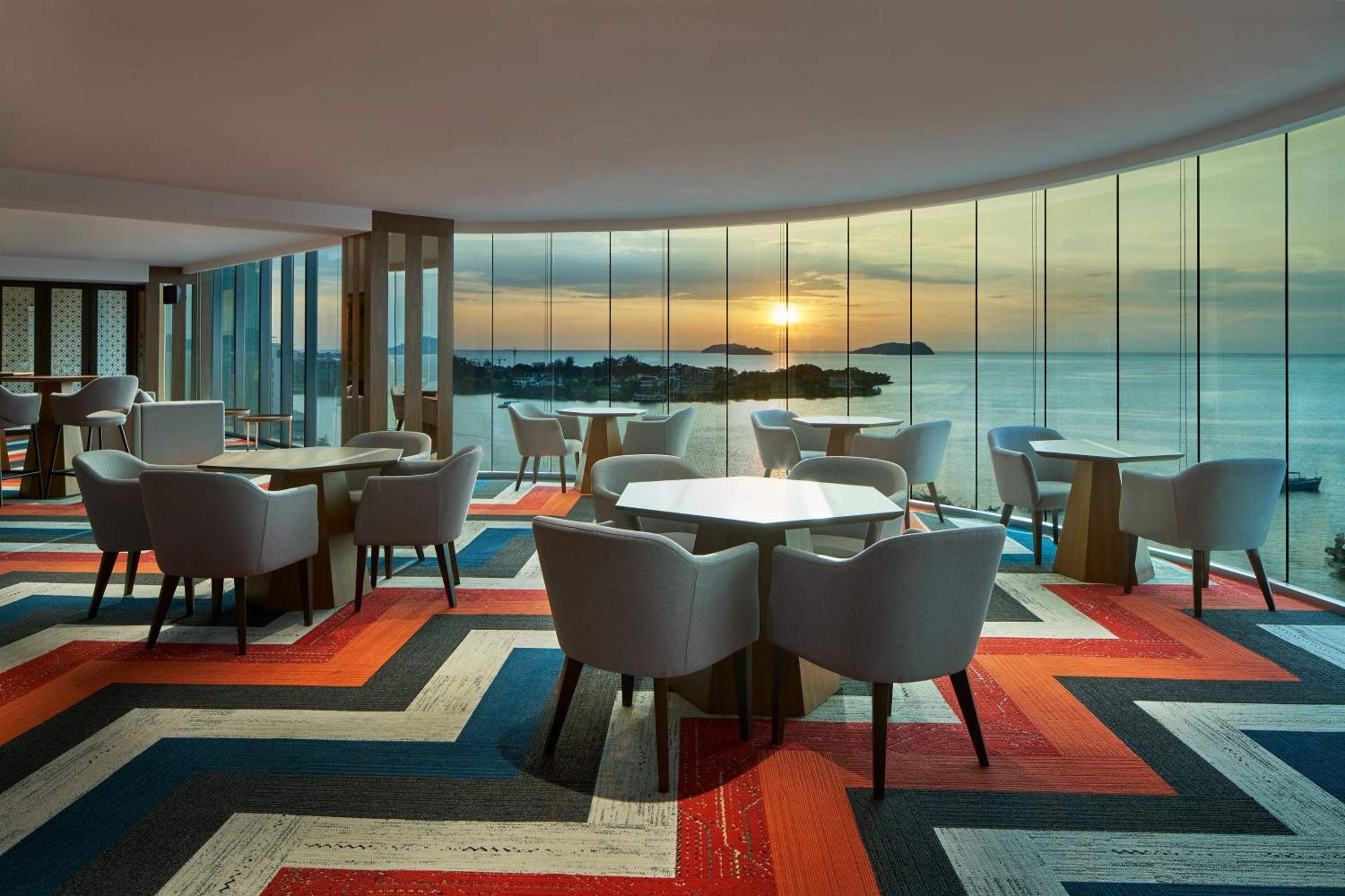One-Bedroom Bi-Level King Suite - Club Lounge Access (Duplex)