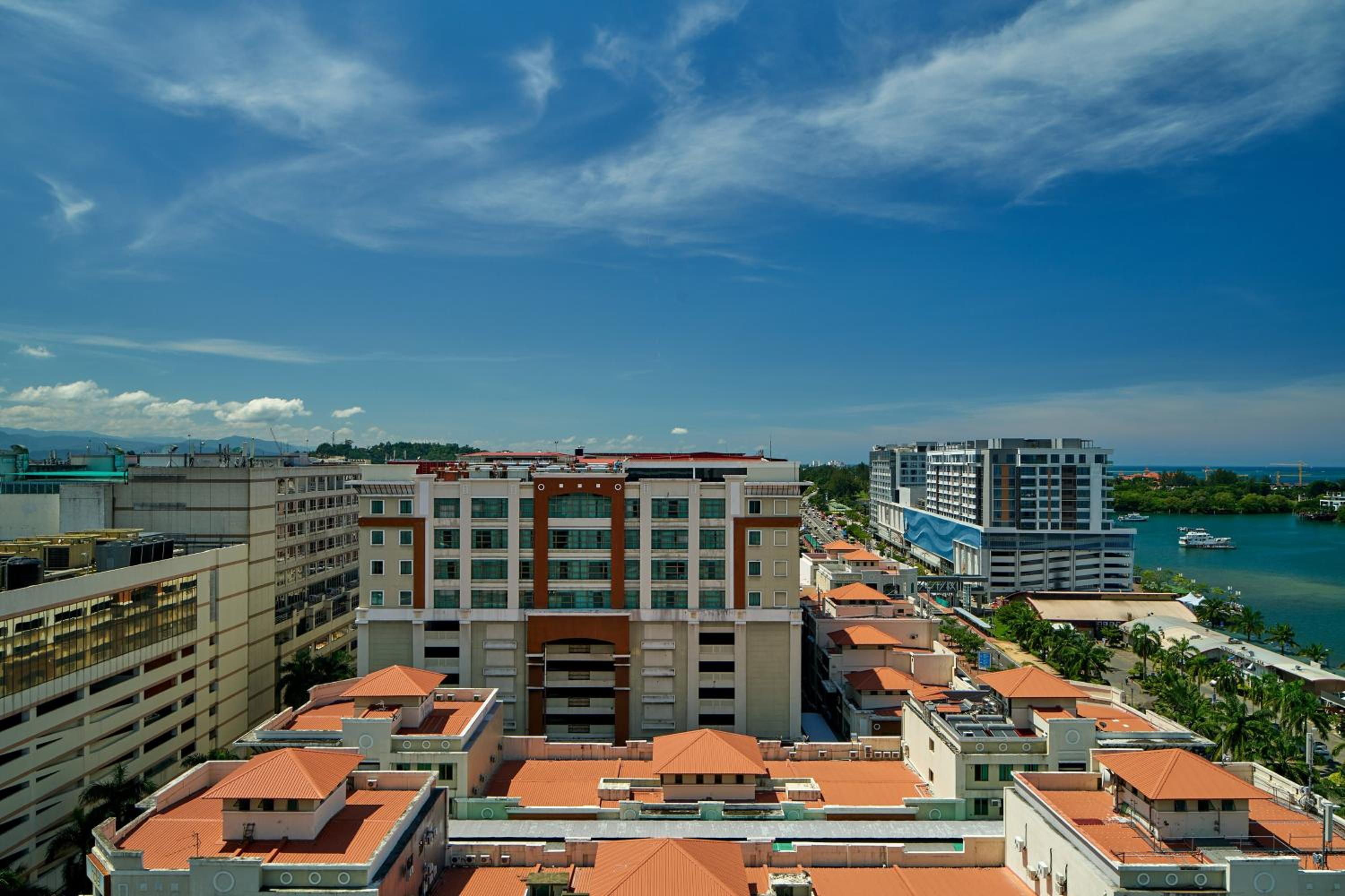 King Room with City View - Club Lounge Access