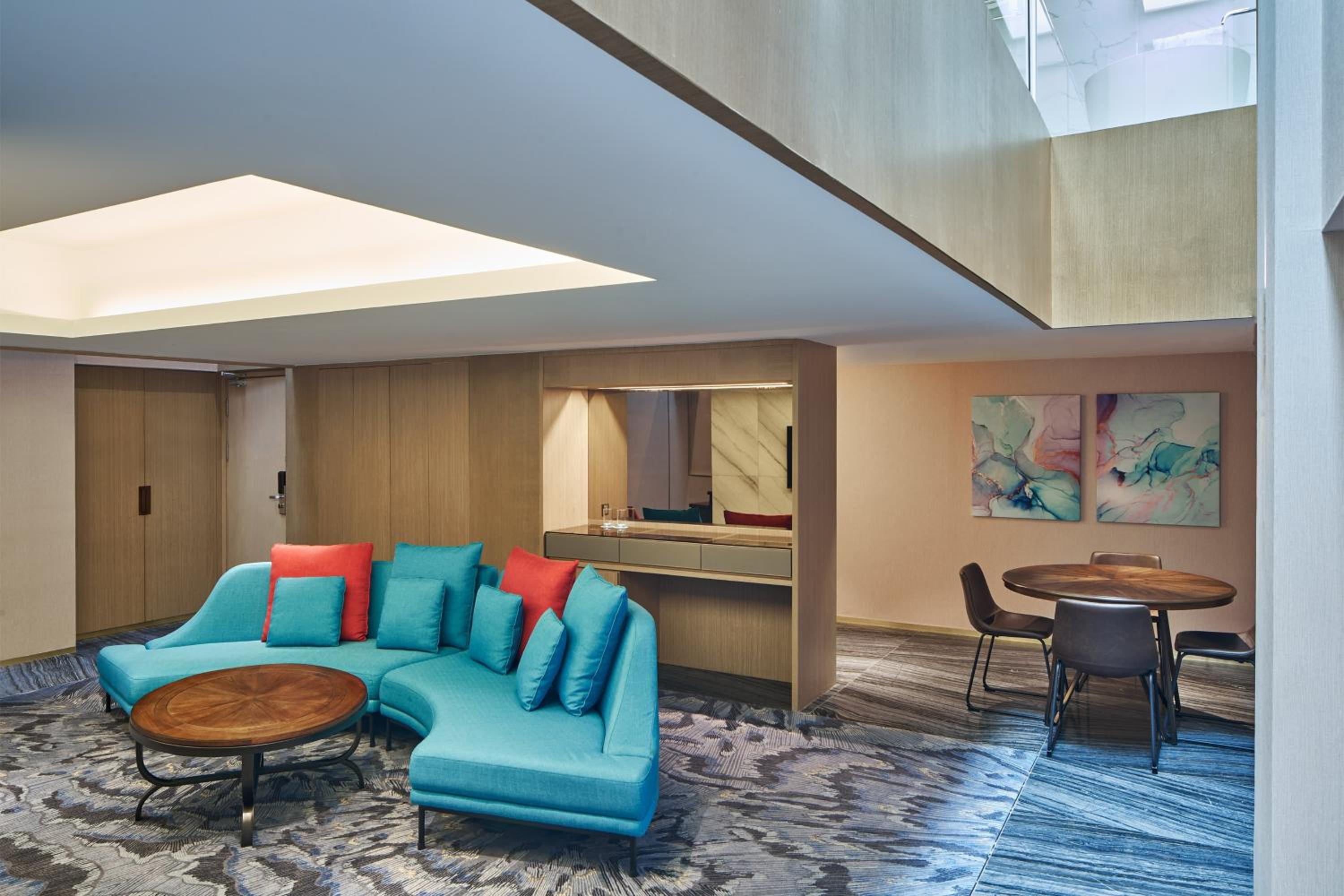 One-Bedroom Bi-Level King Suite - Club Lounge Access ( Loft with no windows )