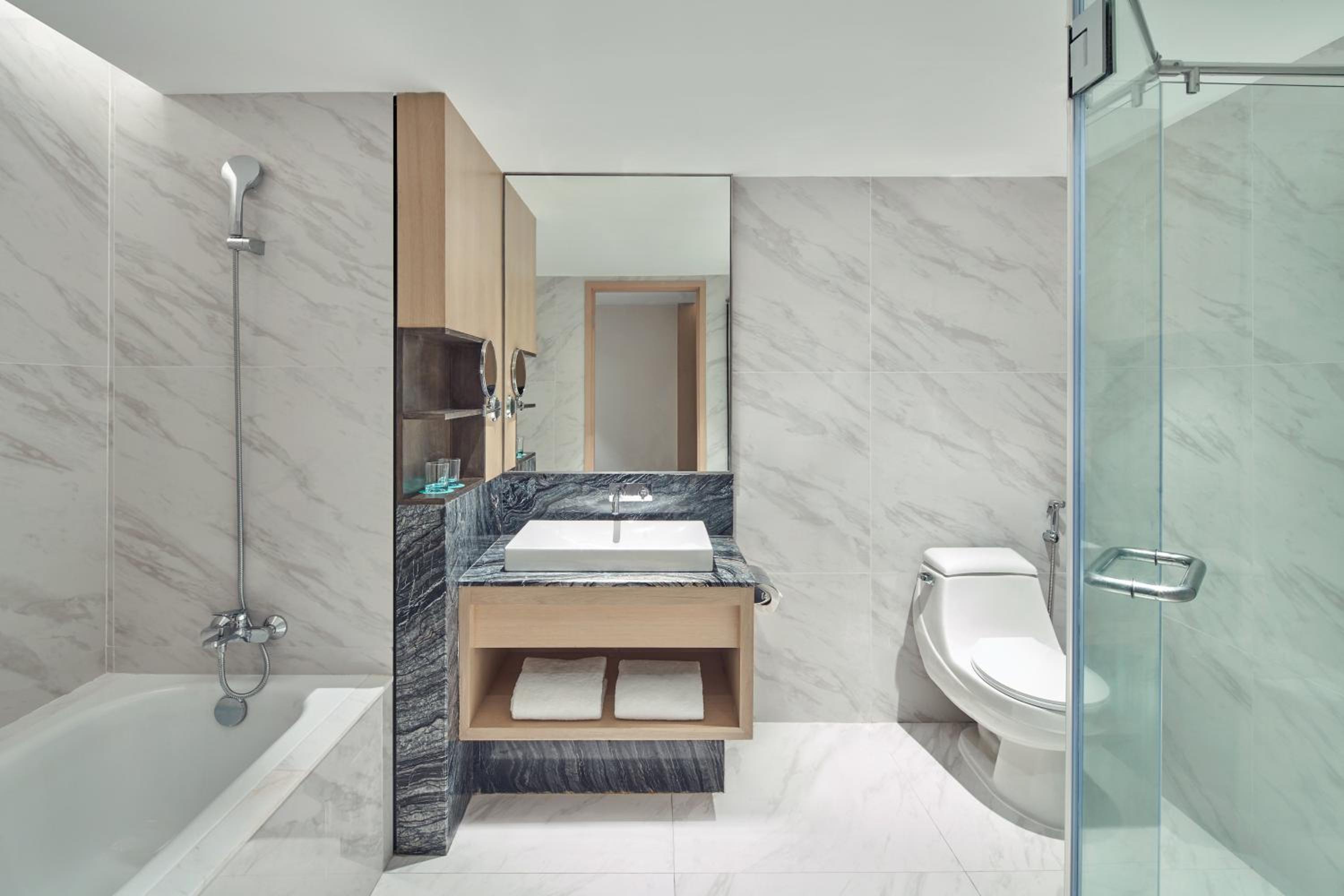 Two-Bedroom Ambassador Suite - Club Lounge Access