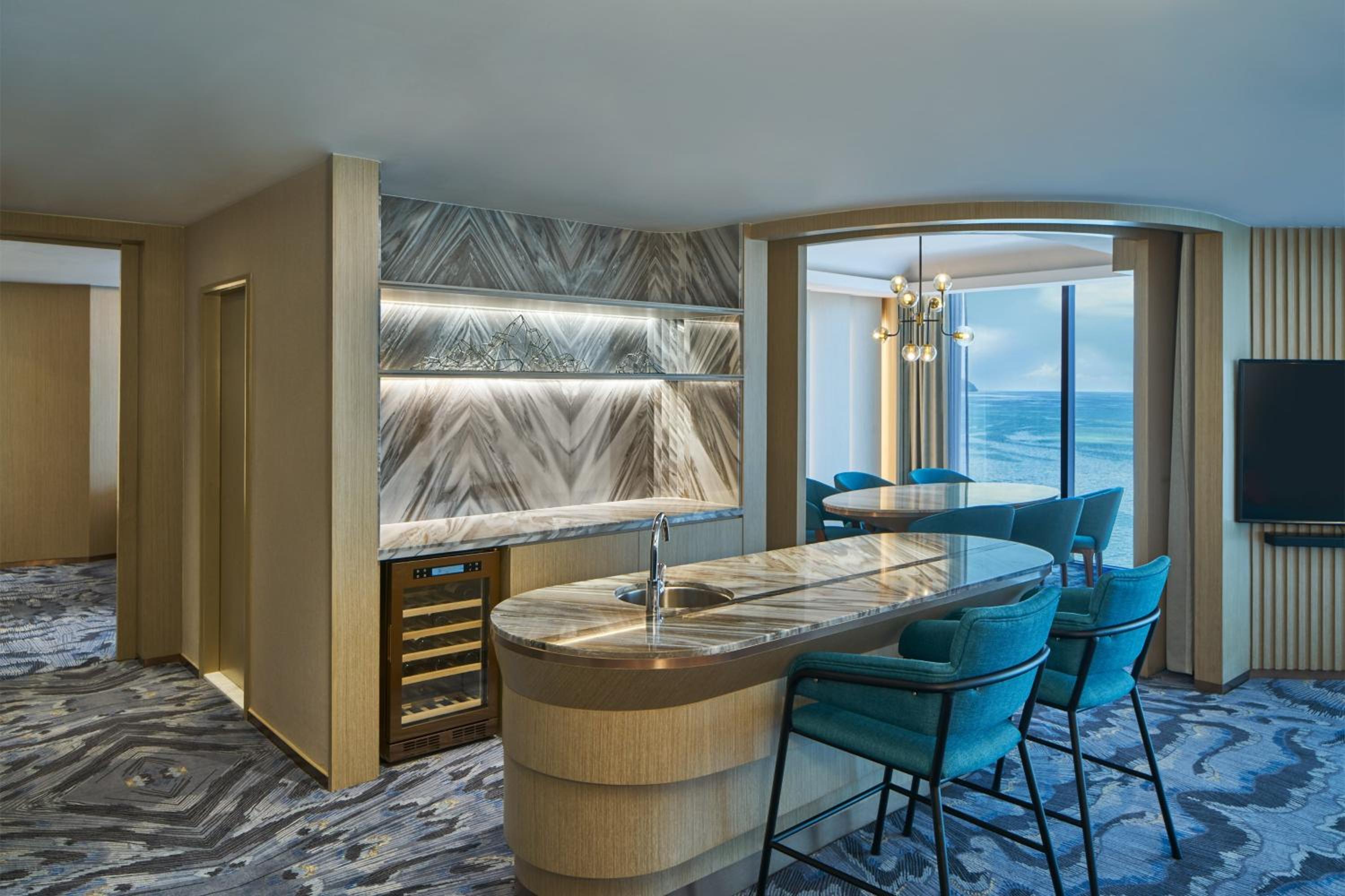 Presidential Suite with Sea View - High Floor/Club Lounge Access