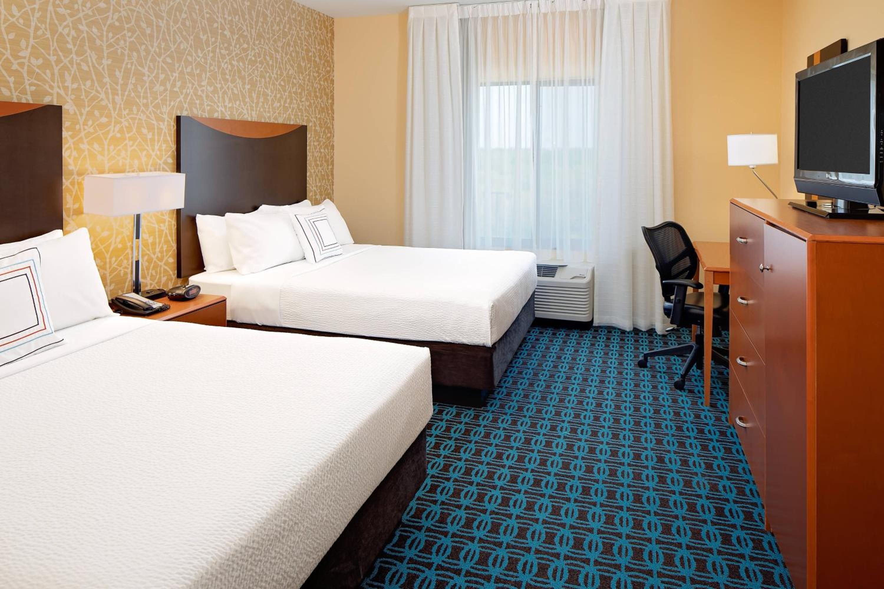 Queen Room with Two Queen Beds - Photo 1