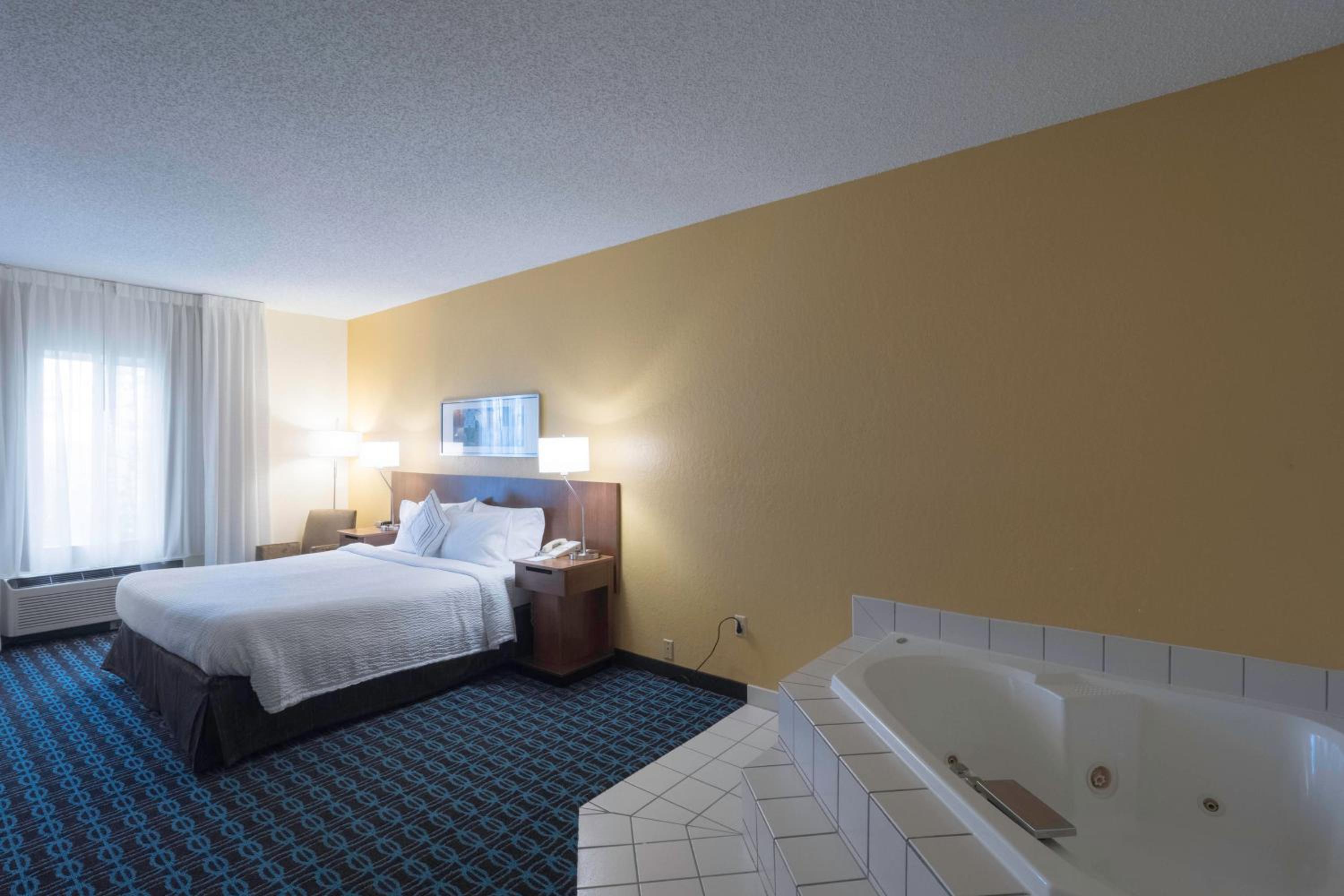 King Room with Whirlpool - Photo 1