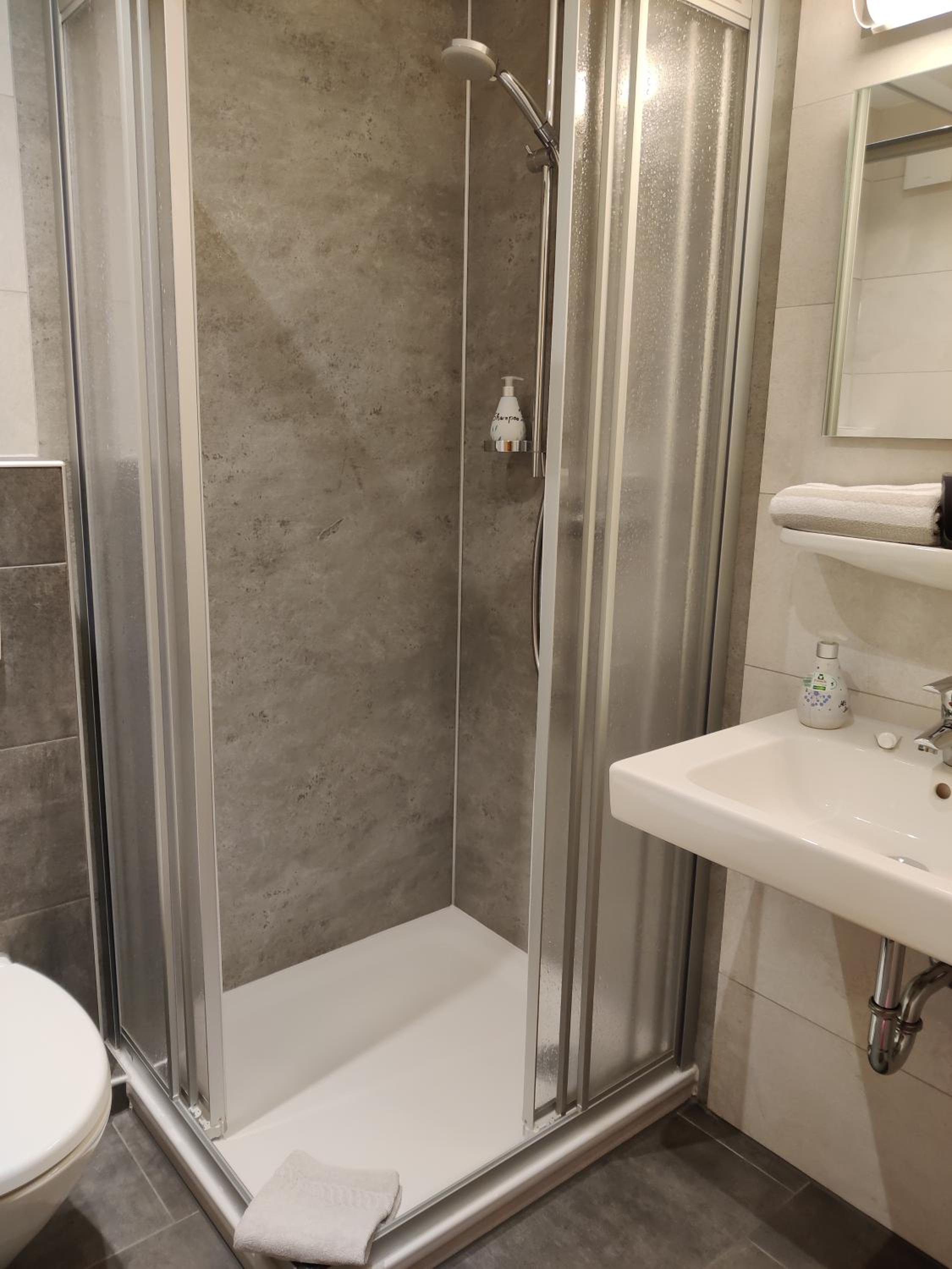 Single Room photo 2