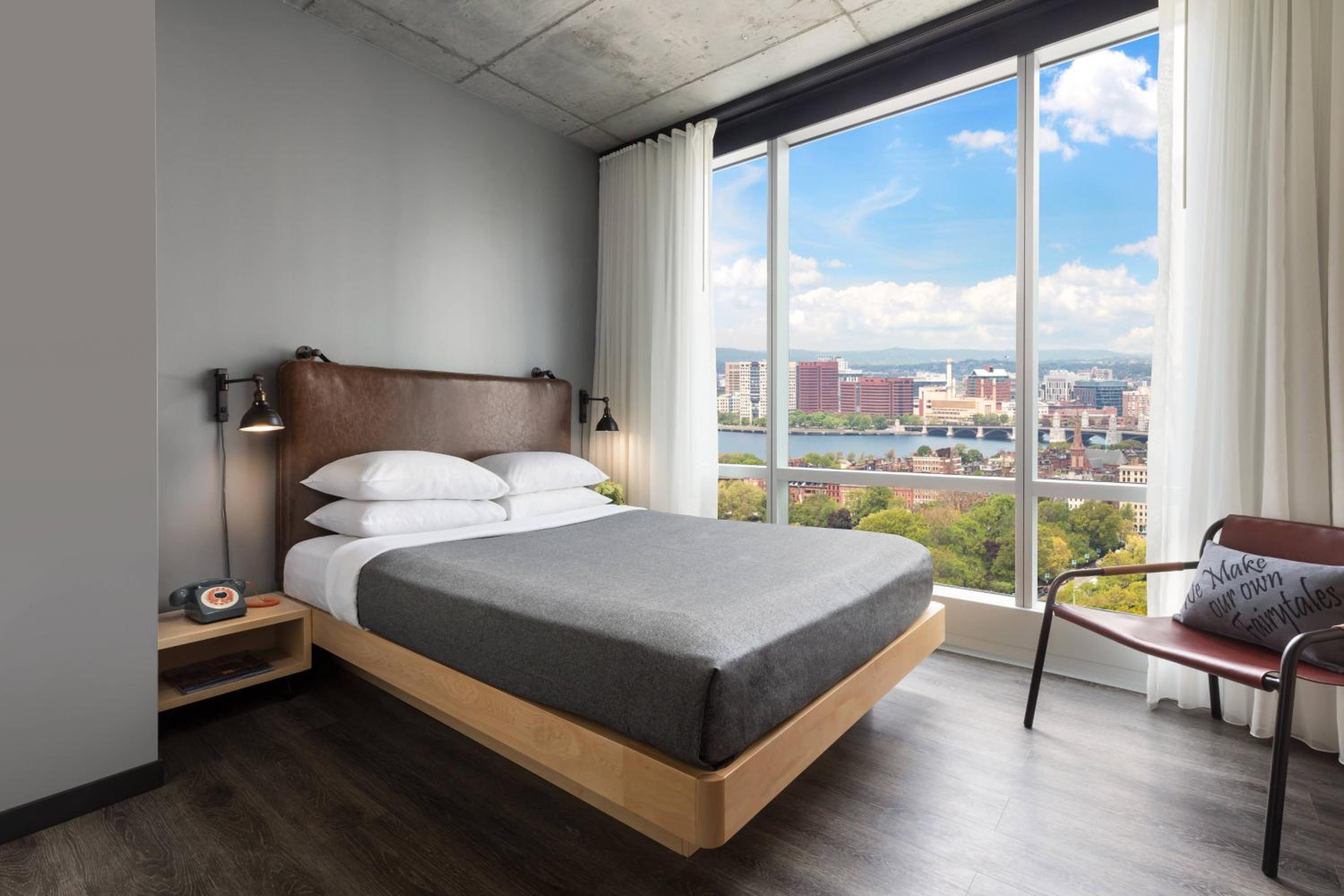 River View, Guest room, 1 Queen - Photo 1