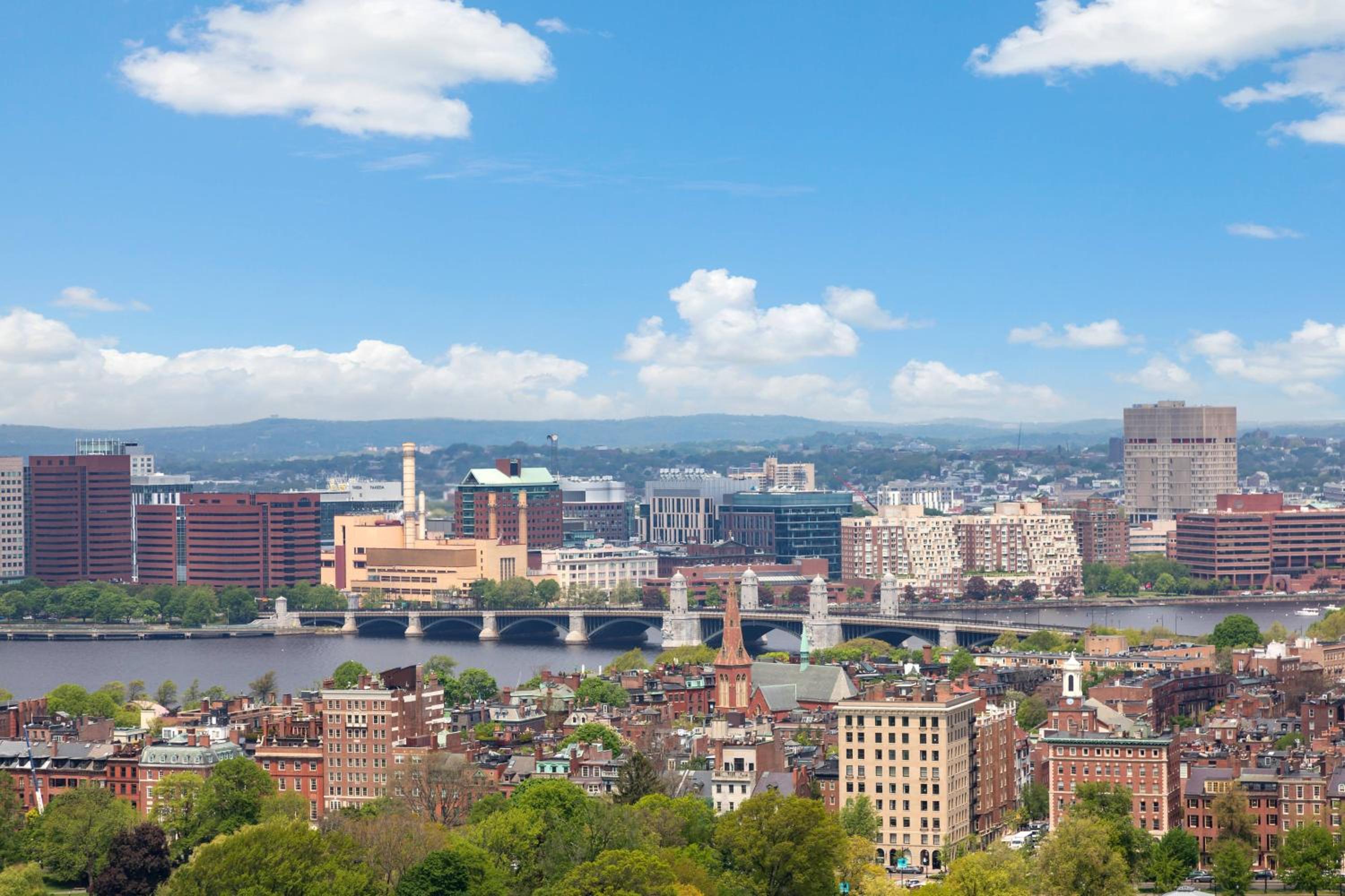 Wicked Awesome View, Corner Room - River View