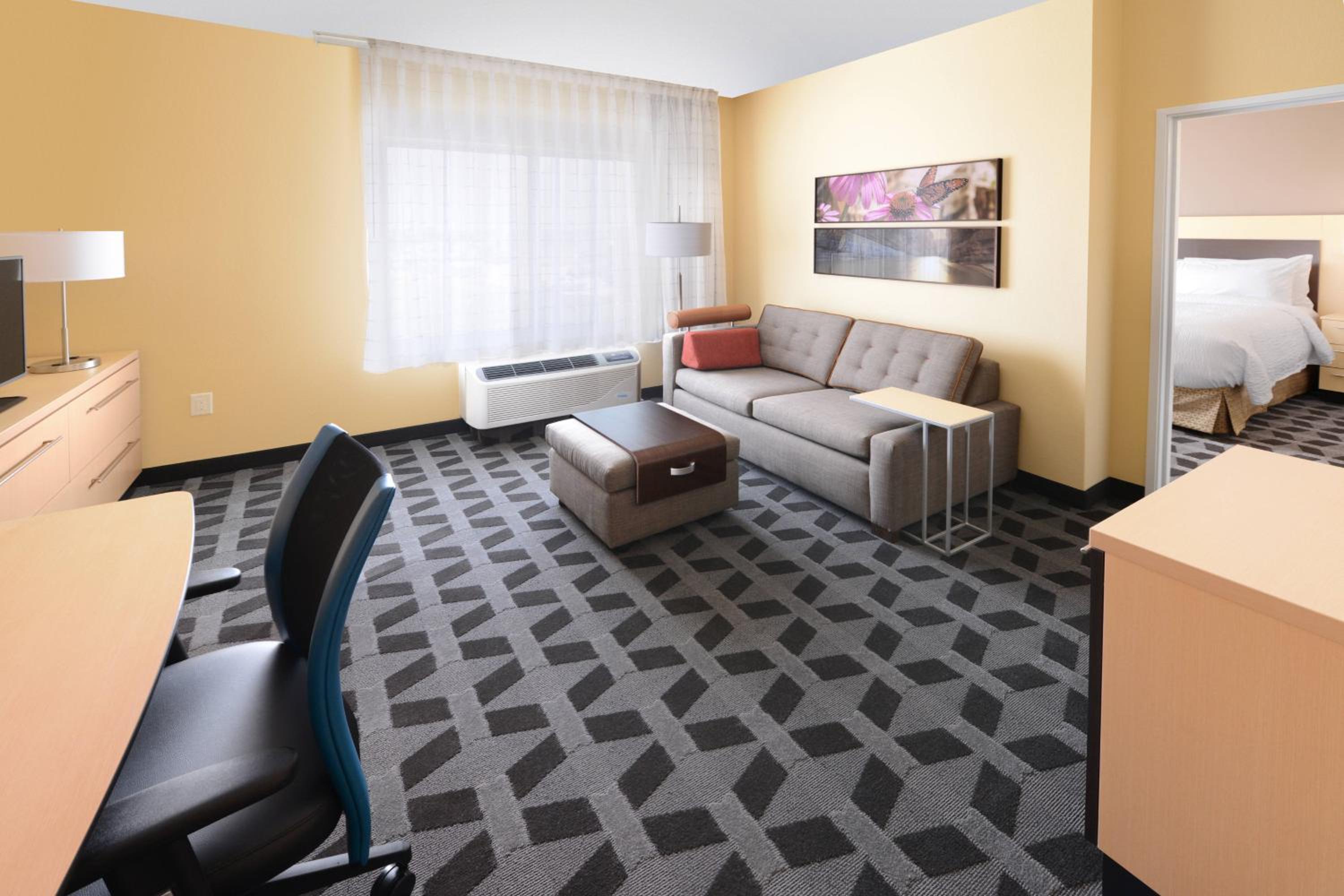 One-Bedroom Suite with City View photo 1