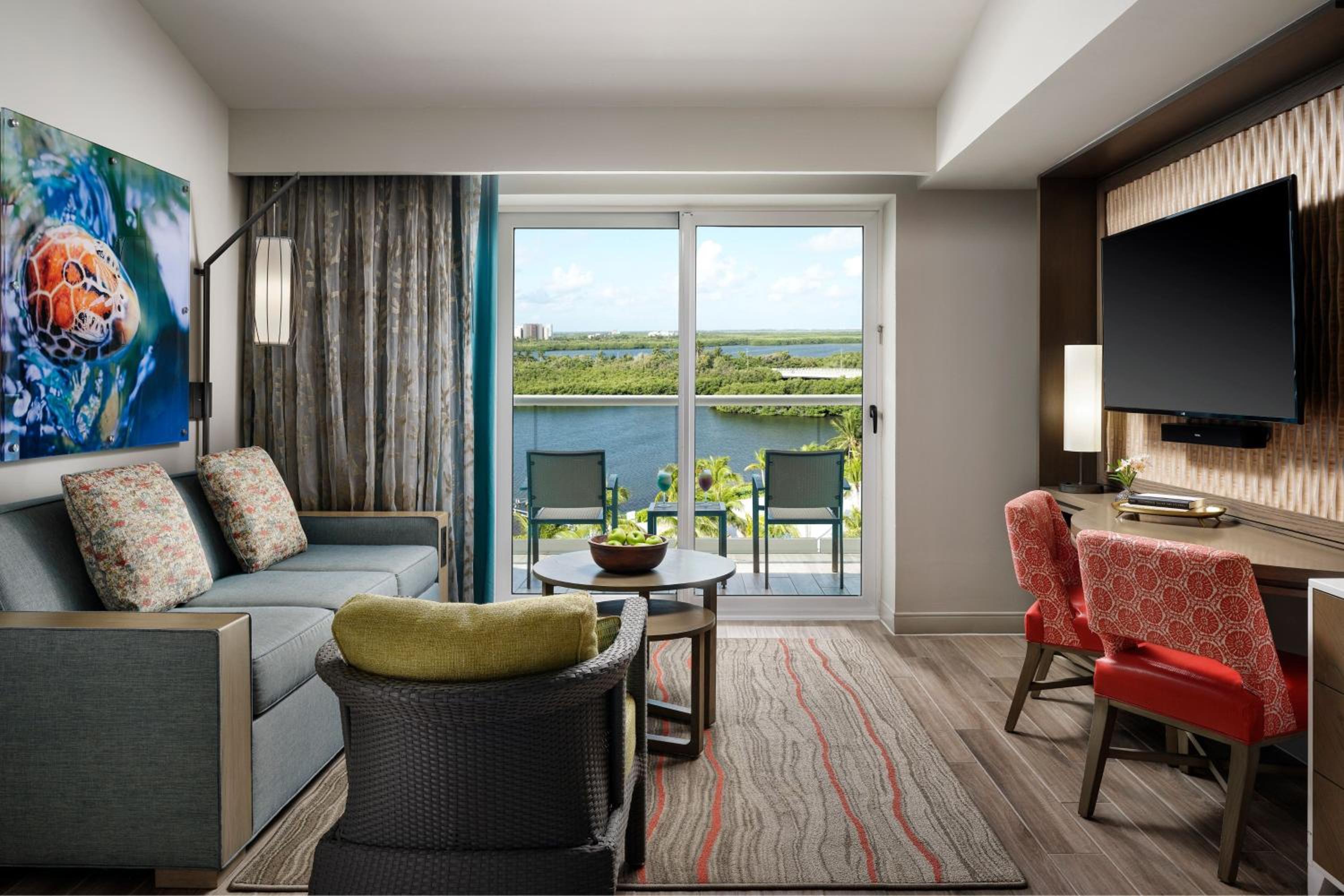 King Studio with Balcony and Lagoon View photo 2