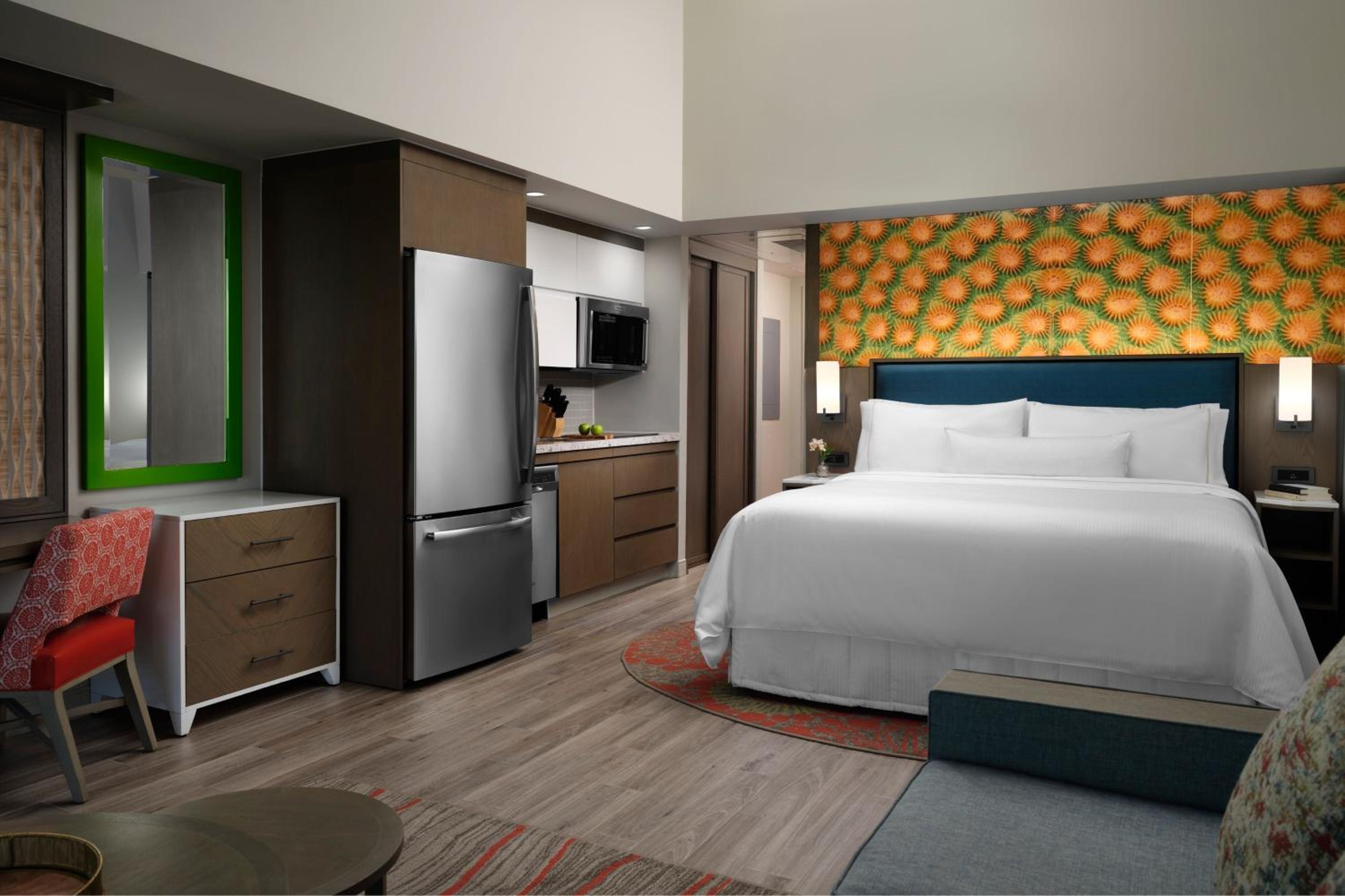 King Suite with Balcony and Ocean View - Photo 2