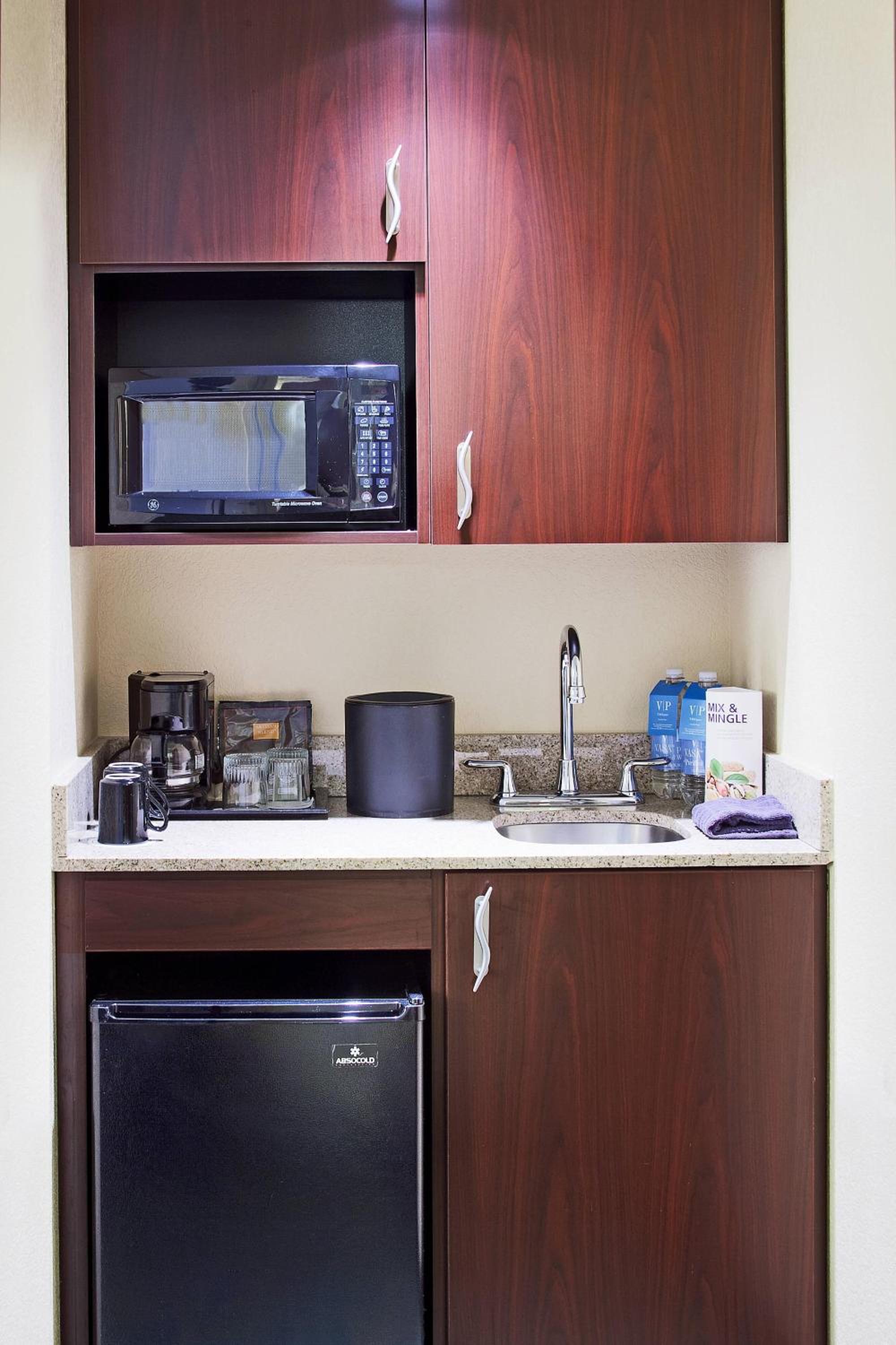 Queen Suite - Photo 4