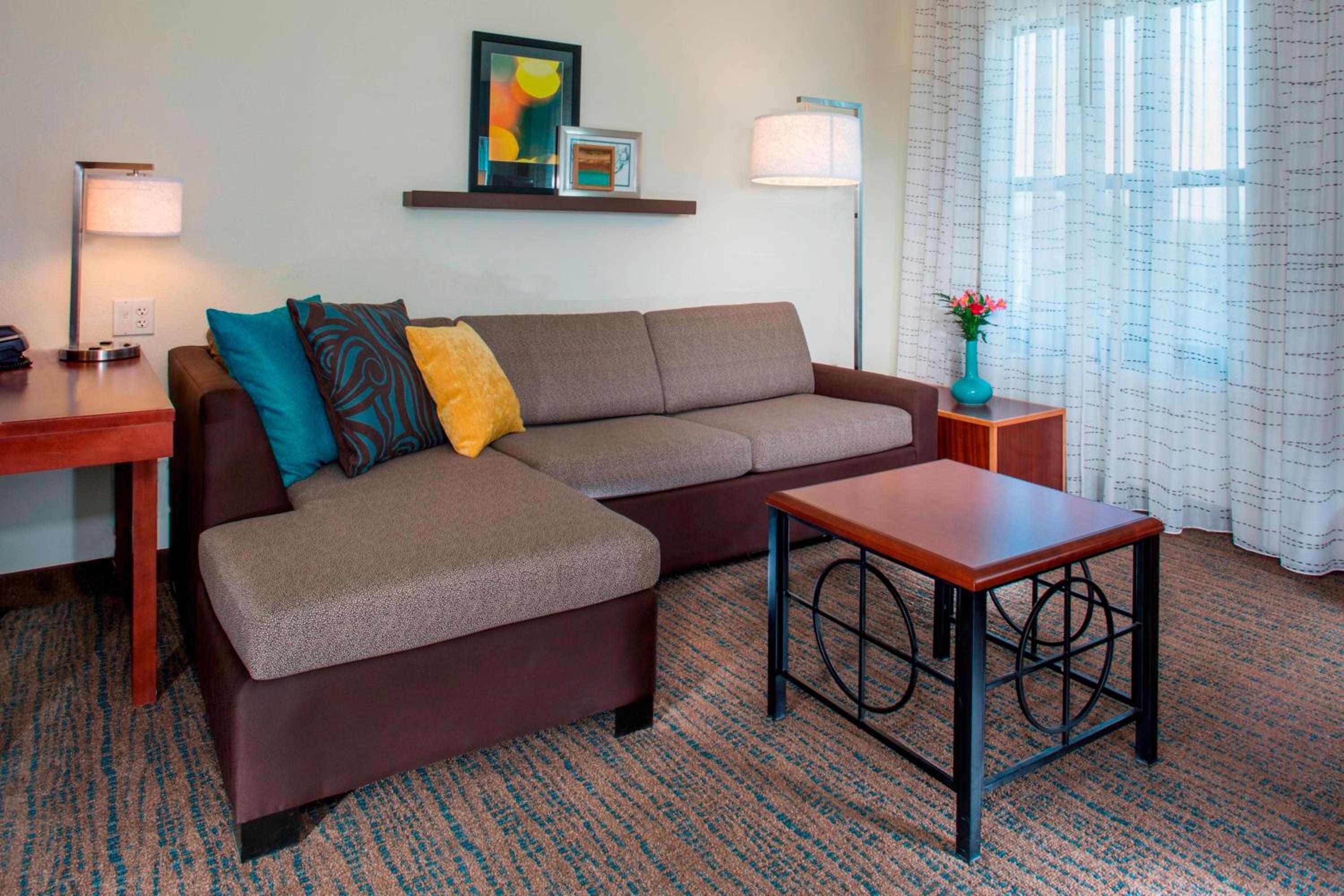 King Room with Sofa Bed - Photo 3