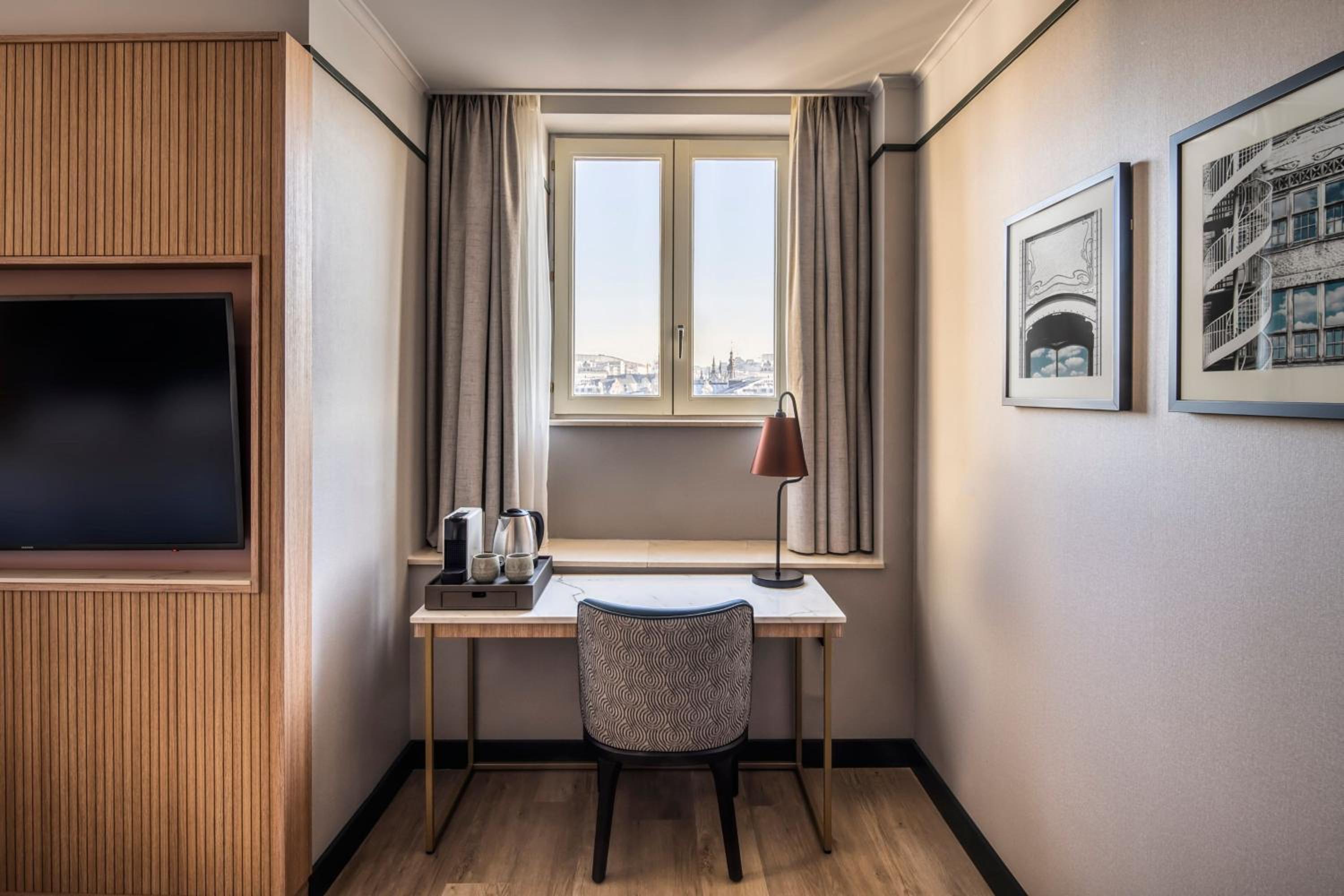 Club King Room - Club Lounge Access