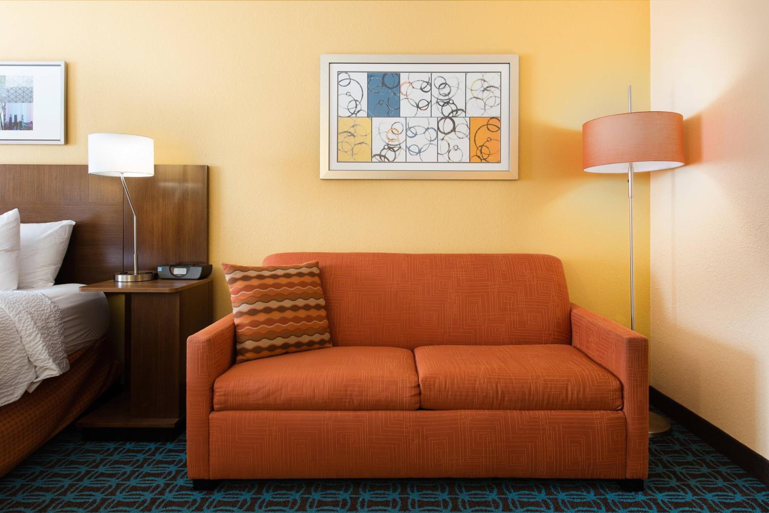 Larger Guest room, 1 King, Sofa bed - Photo 2