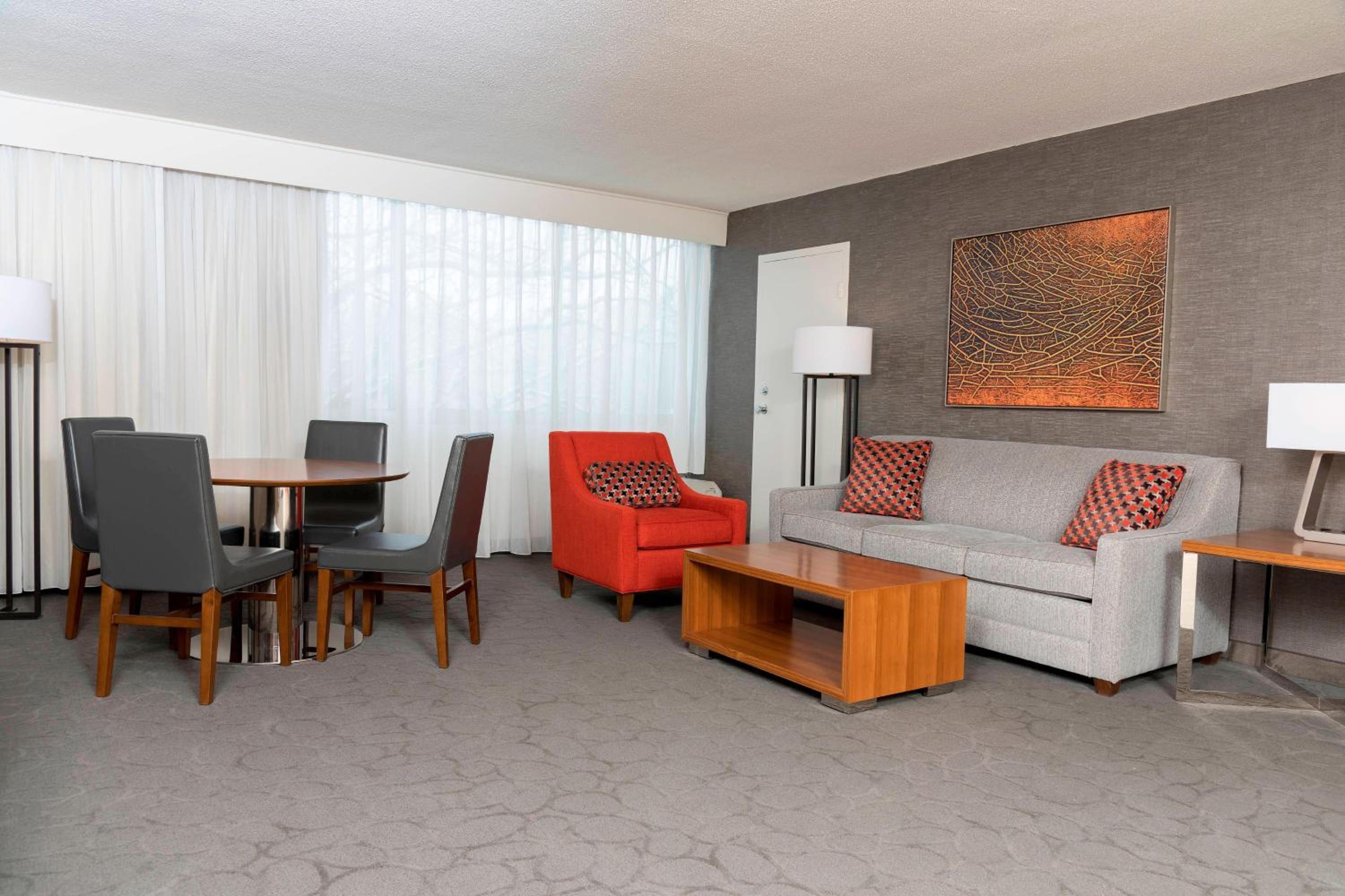 King Business Suite - Photo 1